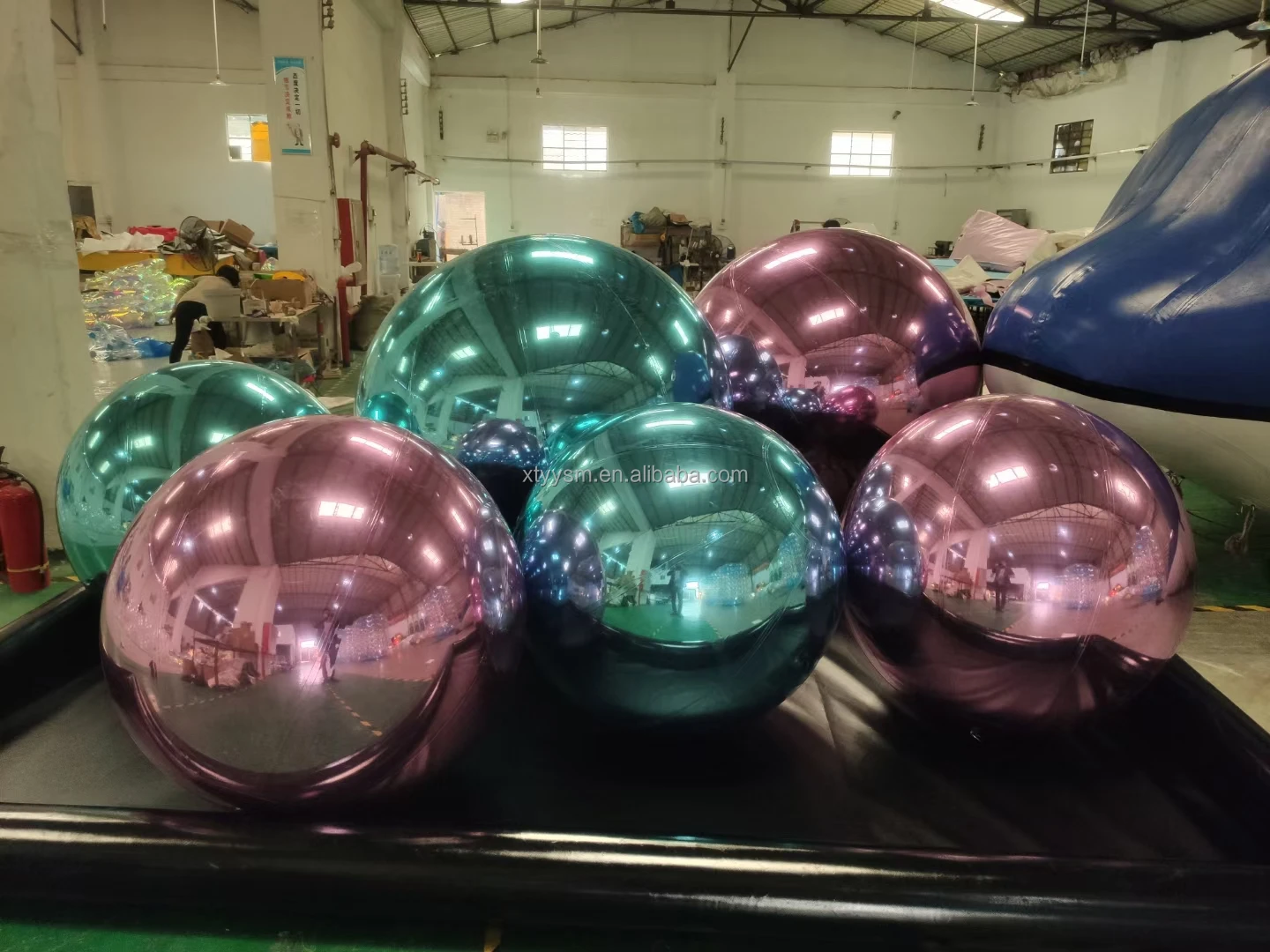 Hot Sales Cheap Colorful PVC Inflatable Reflective Ball /Inflatable Christmas Mirror Sphere/Inflatable Sphere Mirror Balloon