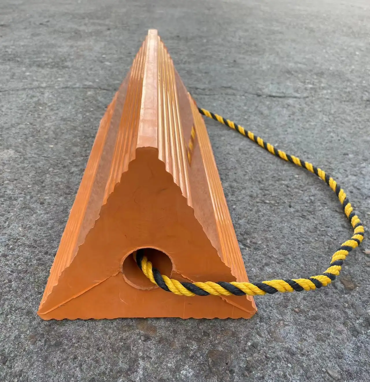Orange Red Wheel Chock Factory New Design Tire Bumper Solid Rubber  Aircraft Parking Stopper  for Motorcycle, Aircraft, Trailer