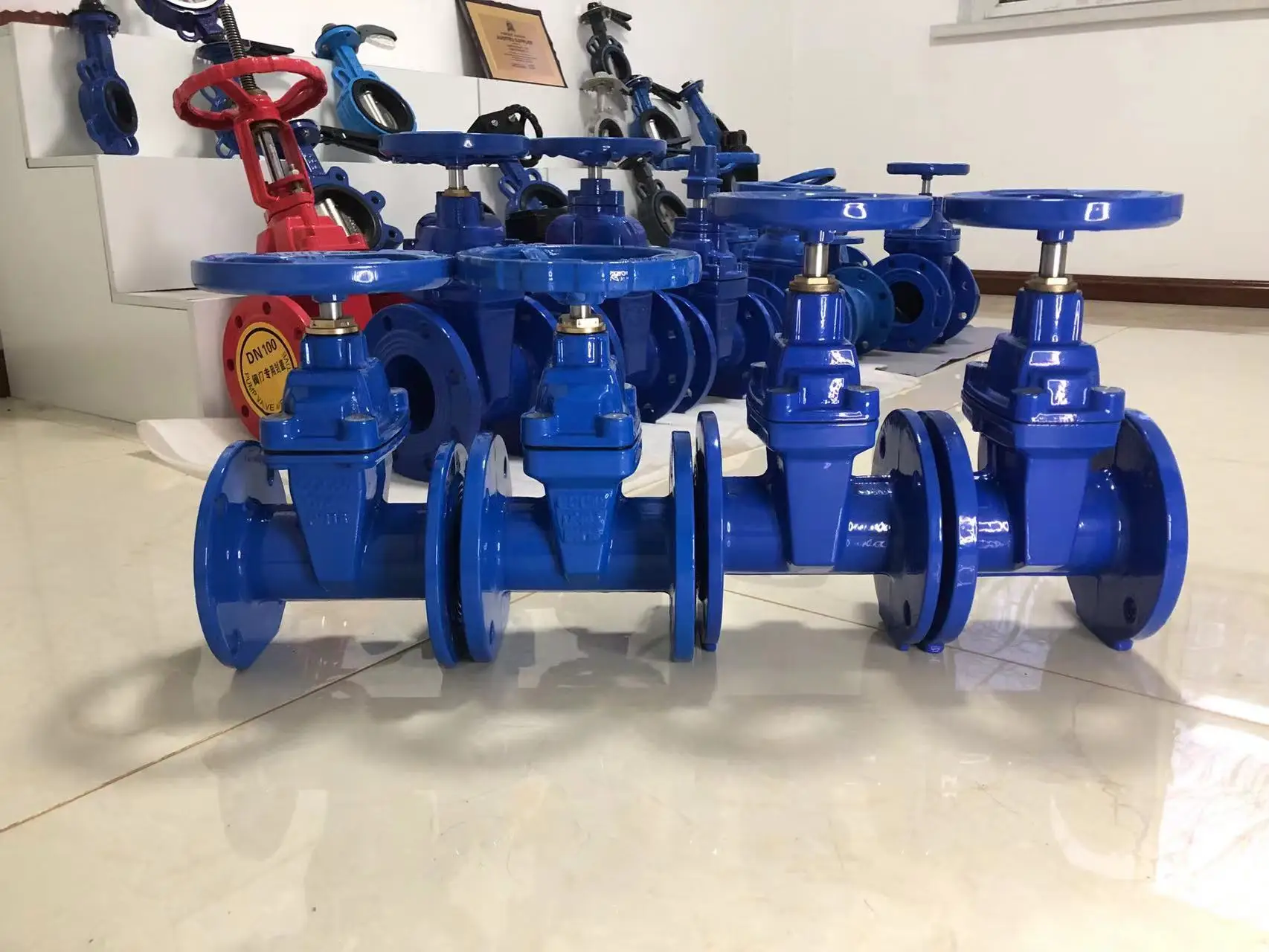 DIN F4 DIN3352 EN1092 GGG50 корпус 2Cr13 стержень PN16 DN100 с латунной гайкой для воды