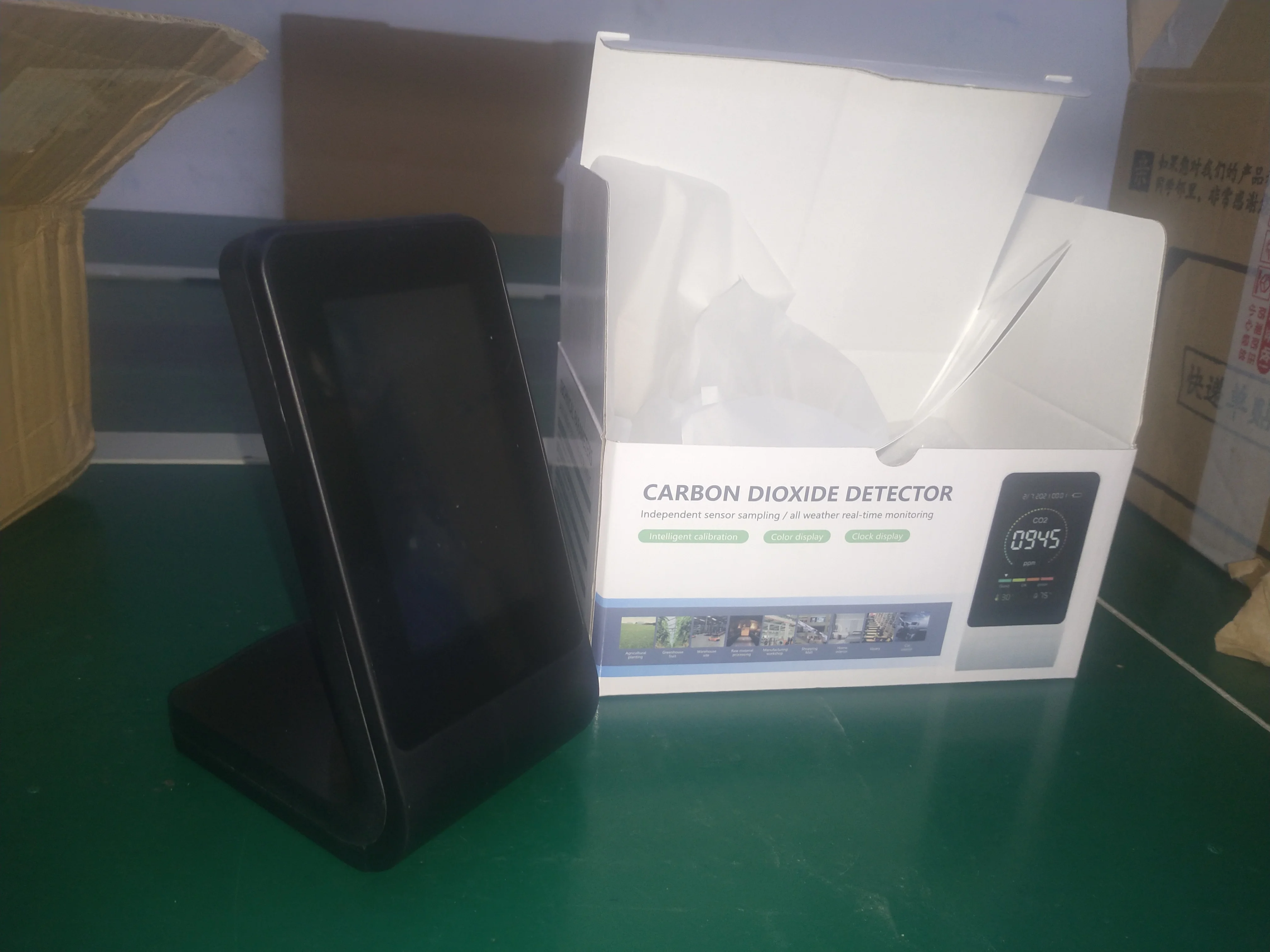 CO2 Meter Controller and Monitor with Temperature and Humidity Detection for Room