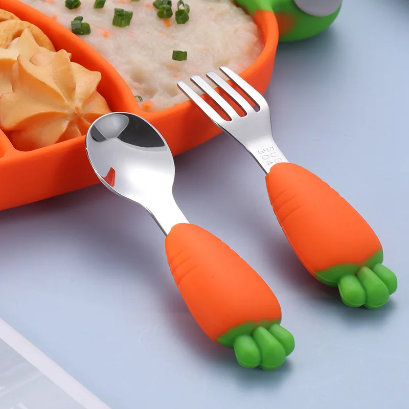 baby products 2021 trending dinnerware sets cutlery bib Plates baby spoon silicone bibs baby feeding set