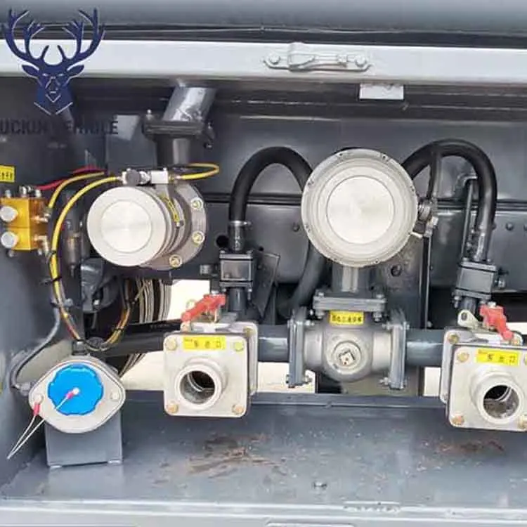Fuel Tank Truck Water Truck With 30000 Liters Water Tank Fuel Tank Truck Flow Met