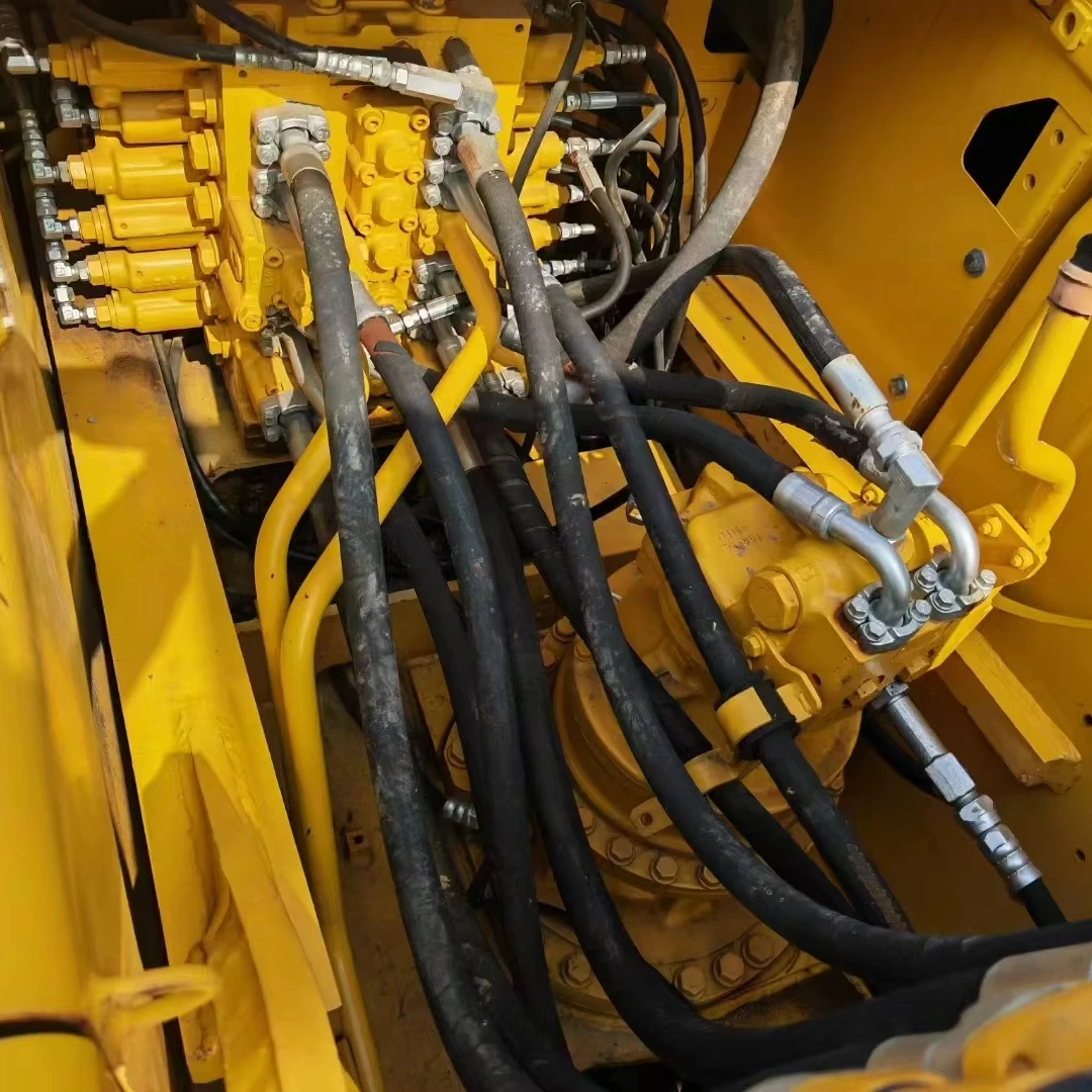 Экскаватор Komatsu PC210 конкурентоспособная цена 21 тонный Рабочий вес