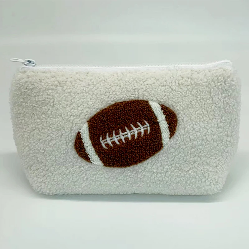 Сумка для косметики с вышитым логотипом