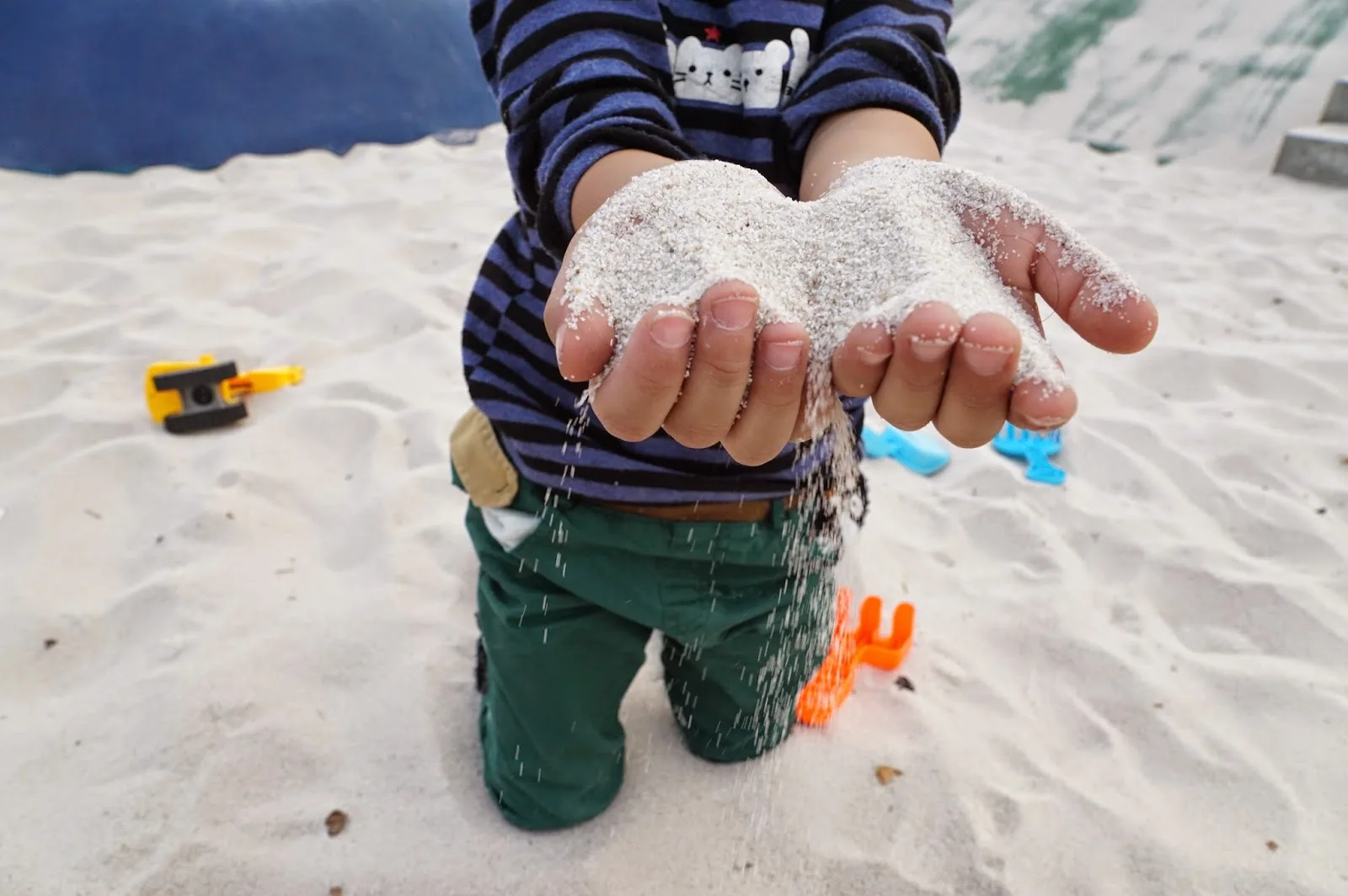 Outdoor Wooden Kids Mini Sand Box Table Toy For Garden