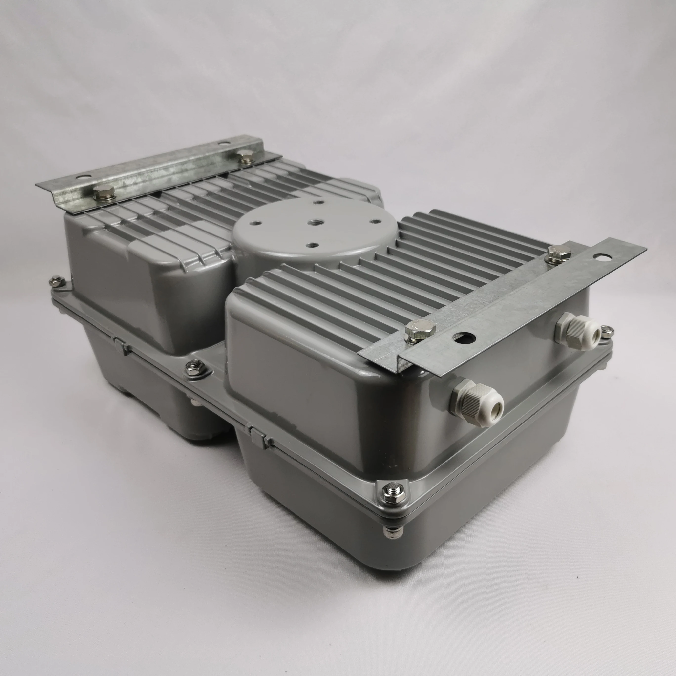 
2000W FLOODLIGHT FIXTURE GEAR BOX BALLAST CONTROLLER 