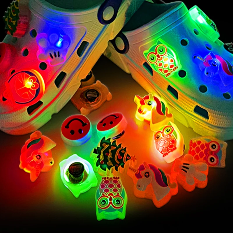 New Arrival Cartoon Fantastic Lighting up Croc Charm LED Clog Shoe Charms Flashing Party Lights Hole Bag Pack for Kids