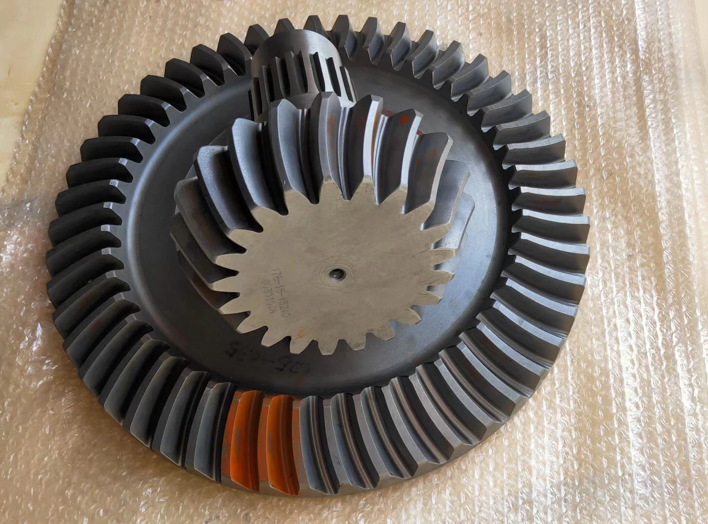 178-15-13240 175-21-22140 Transmission Pinion Shaft 178-15-13240 Spiral Bevel Gear 175-21-22140 for D155A-1 D155A-2 Bulldozer