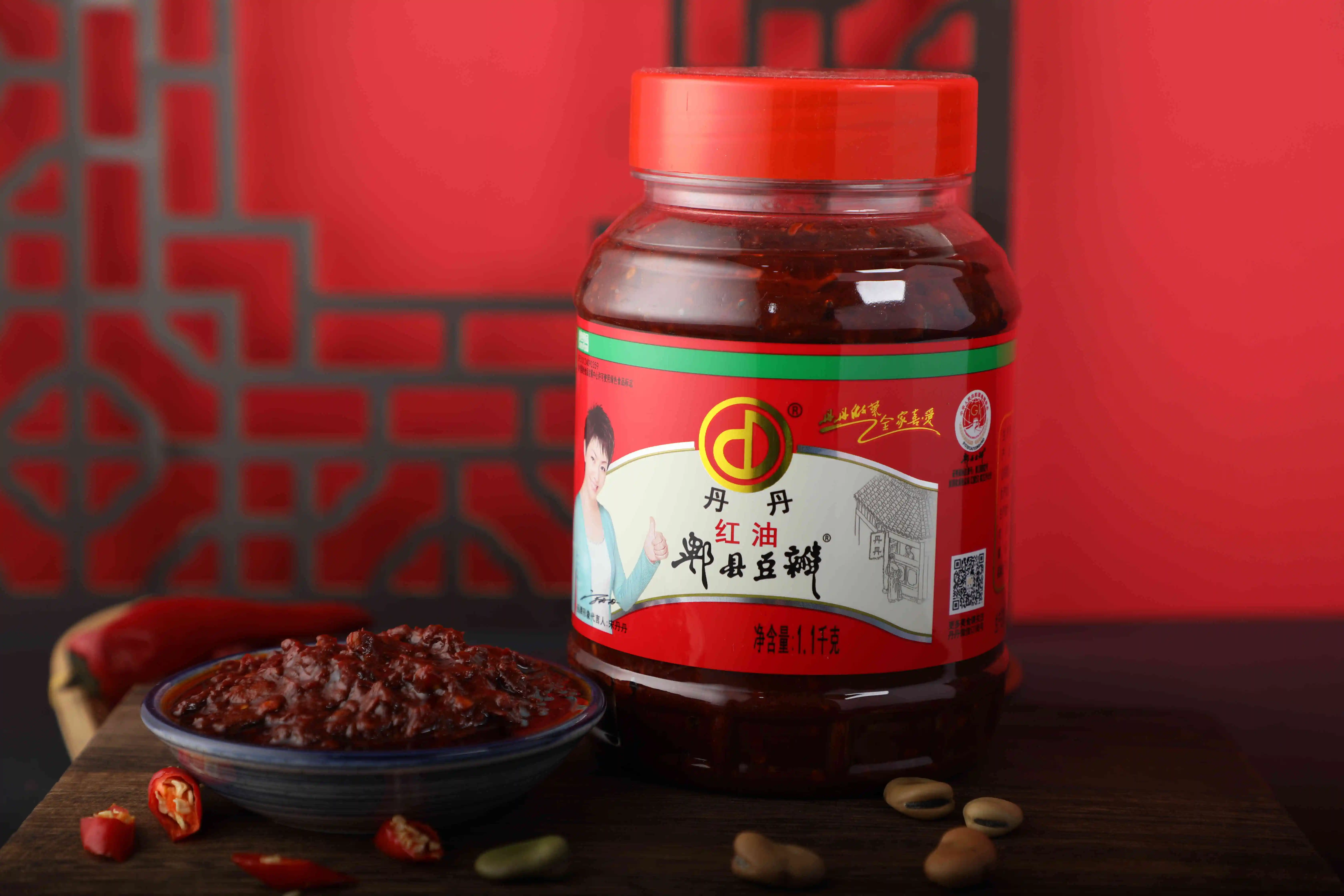 
Wholesale Chinese Famous 500G Chilli Spicy Salty Sauce Hot Pepper Bean Paste With Oil For Hotpot Cooking 