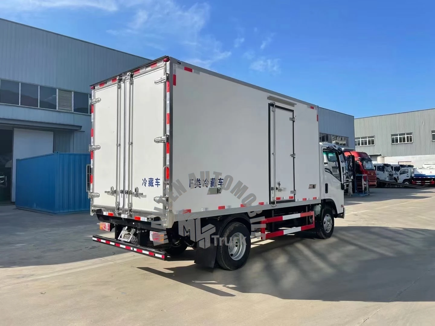 ISUZ U 3360mm Wheelbase 4 Cylinder Diesel Engine/ 7300kg Gross Weight/ 98HP 120HP 130HP Refrigerated Van Cooling Truck Hot Sale