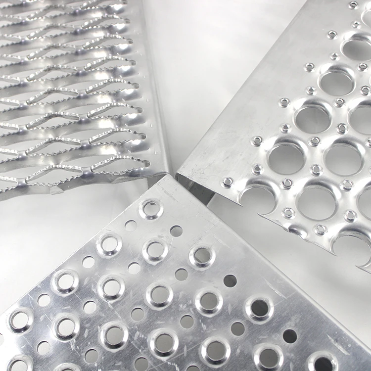 Decorative Stainless Steel/Galvanized/Aluminum Perforated Anti slip Metal Sheet Tread Plate Grate Ladder Rungs