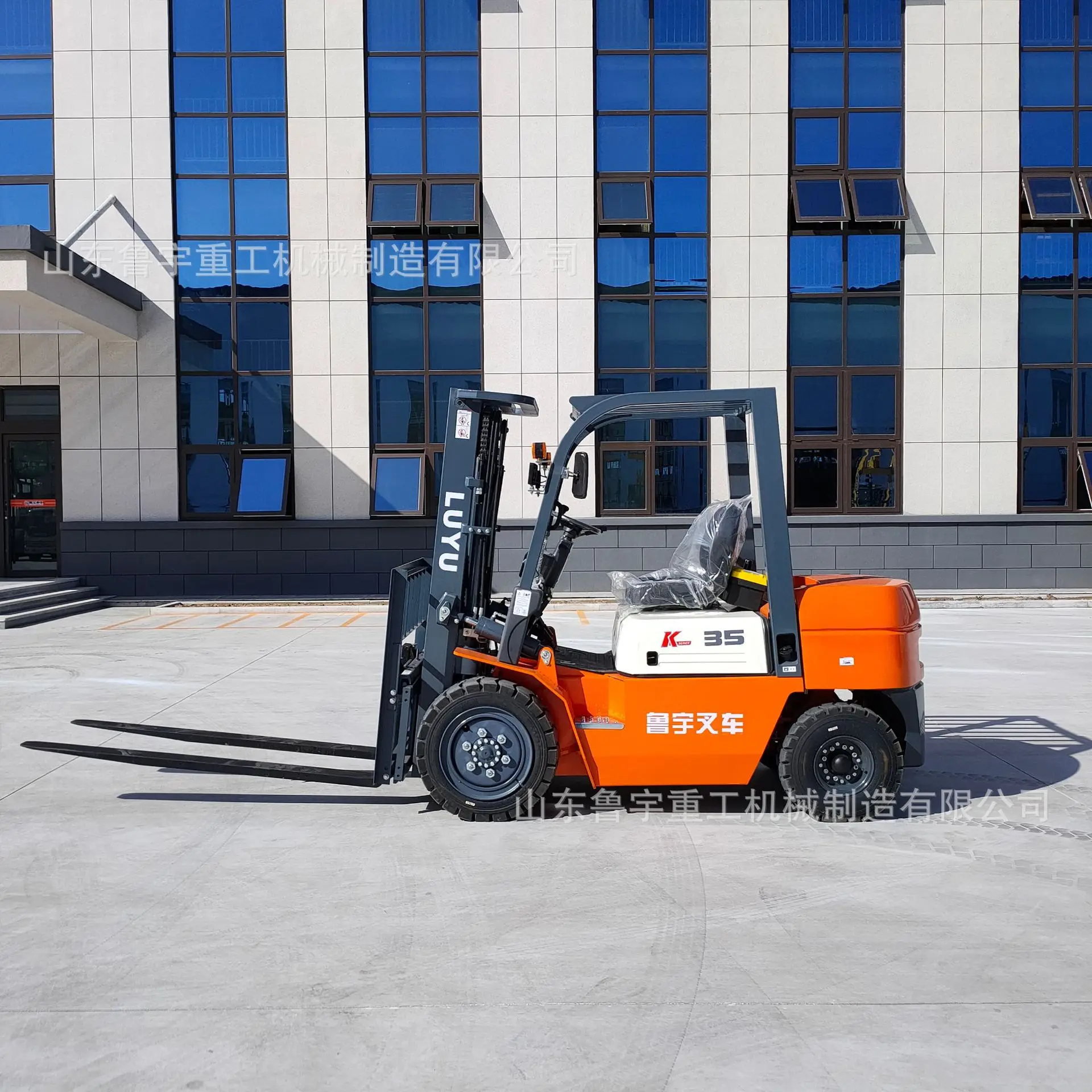 Luyu Machinery 3 5 погрузчик погрузка и разгрузка экспертный дизельный внутреннего сгорания на сиденьях