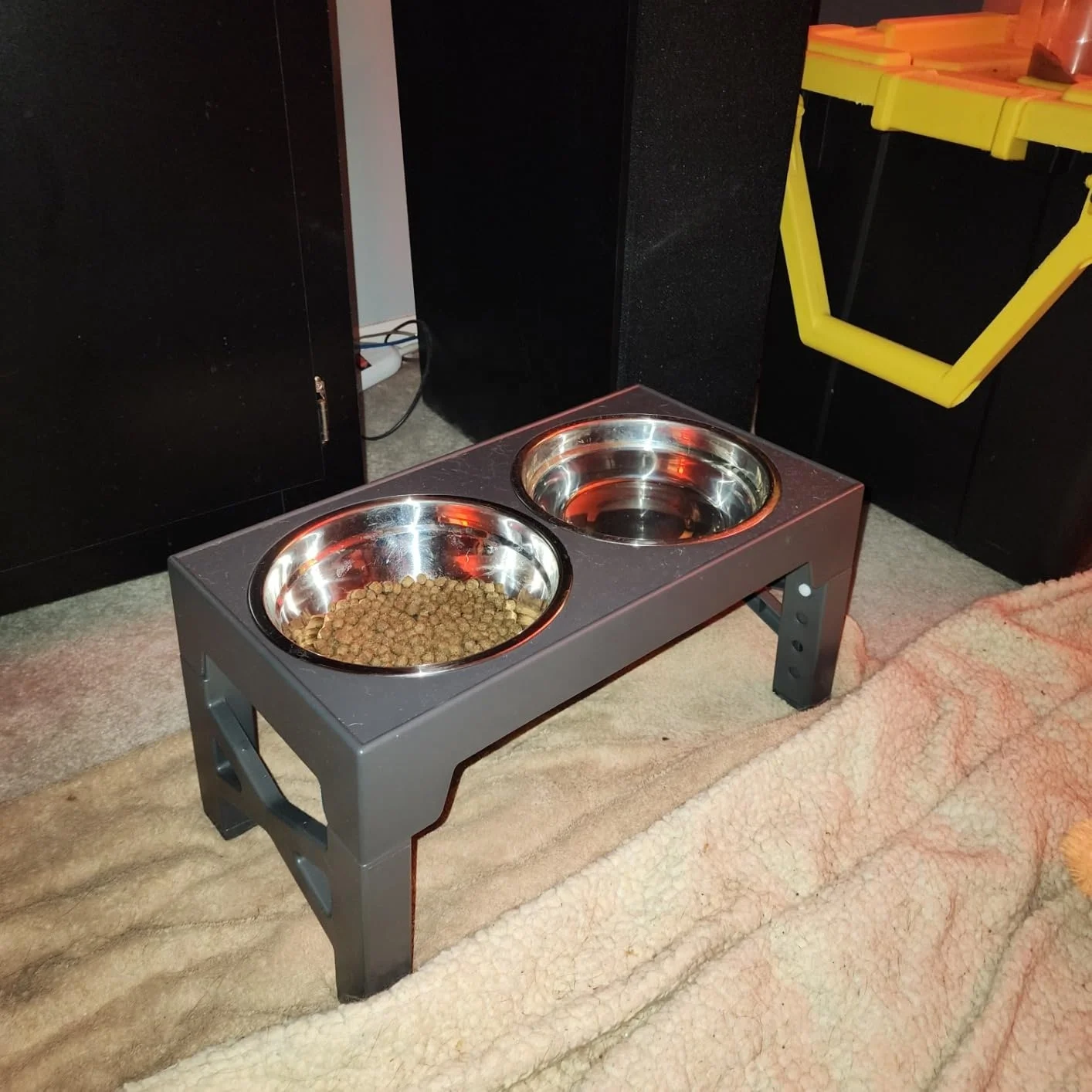 Anti-Slip Stand Raised Dog Feeder Elevator With Stainless Steel And Slow Blow