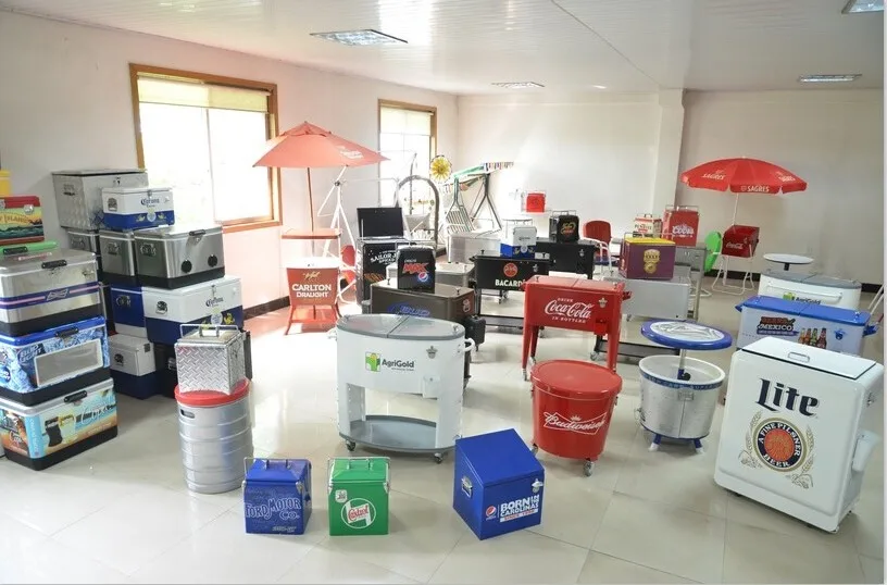 Top quality OEM 80L custom retro cooler cart picnic beach camping metal Ice cooler Business Gifts