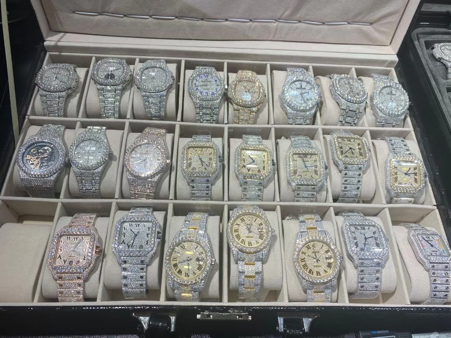 HOTSell Handmade Custom Pass Diamond Tester VVS Moissanite Diamond Inlay Jewelry Modification Iced Out Luxury Watch