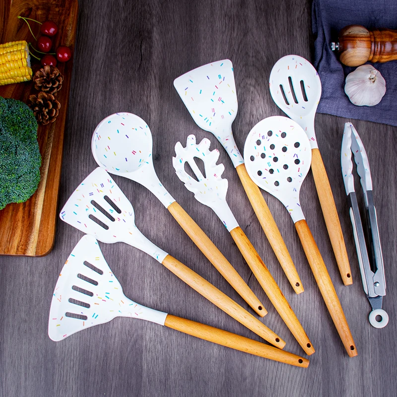 
OEM wholesale 12PCS Heat Resistant Wooden Non-Stick Cooking Kitchen Gadgets Tools Silicone Utensils Set With Storage Bucket 