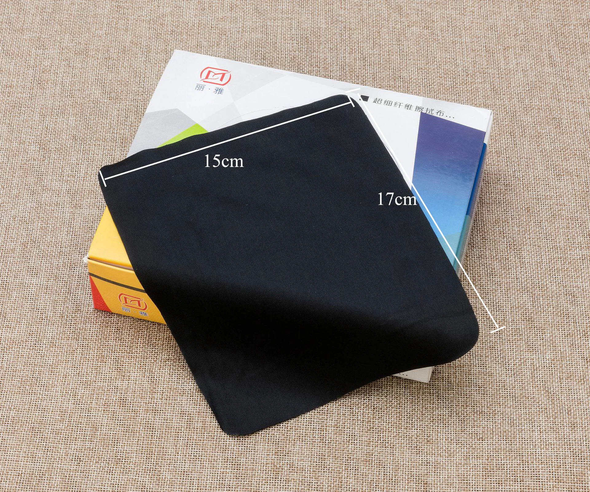 
Wholesale china factory custom logo sunglasses phone cleaner cloth black microfiber eye glasses cleaning cloth 