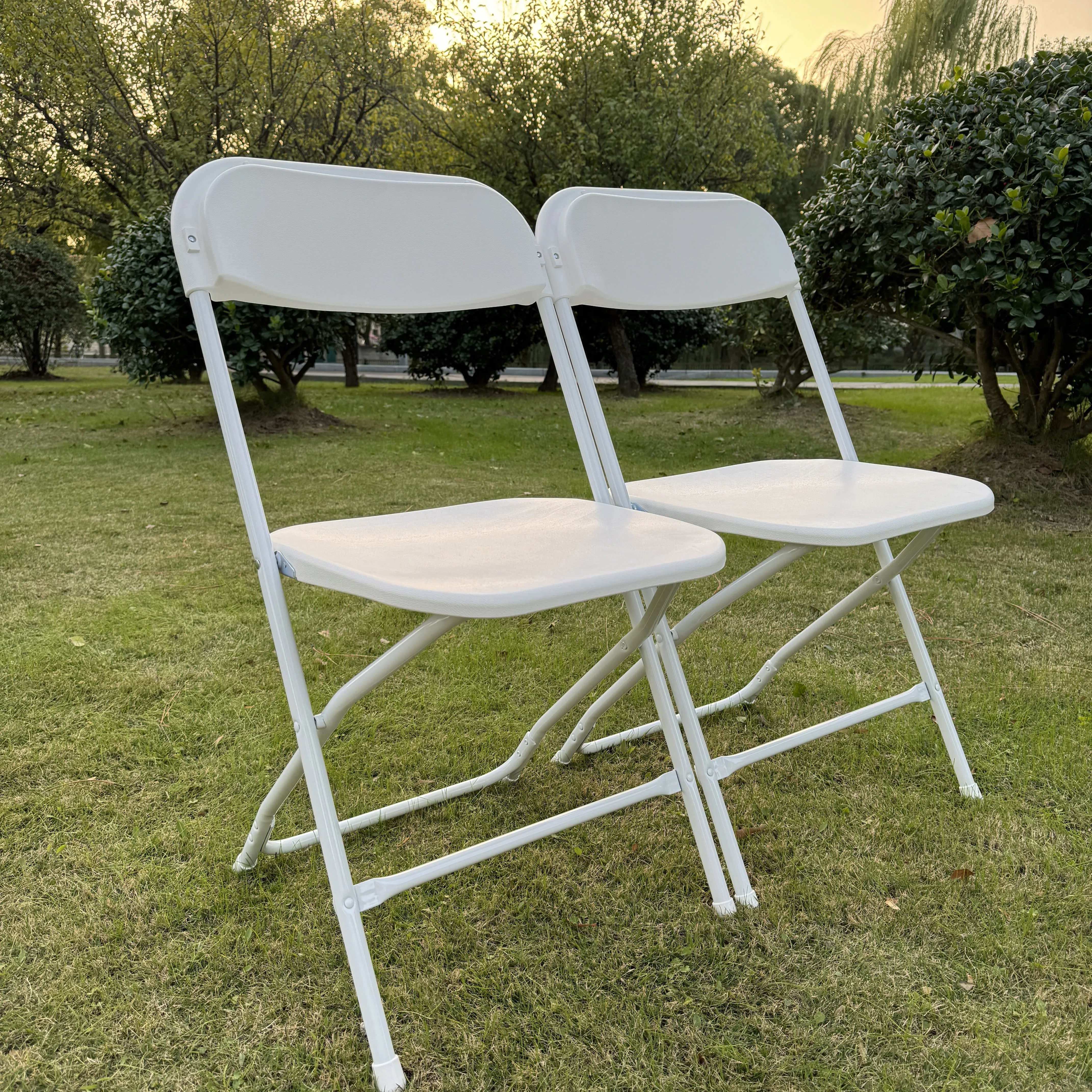 Wholesale Plastic Garden Chairs Dining Restaurant White Foldable Chairs for Events Lightweight Folding Camping Chair For Event