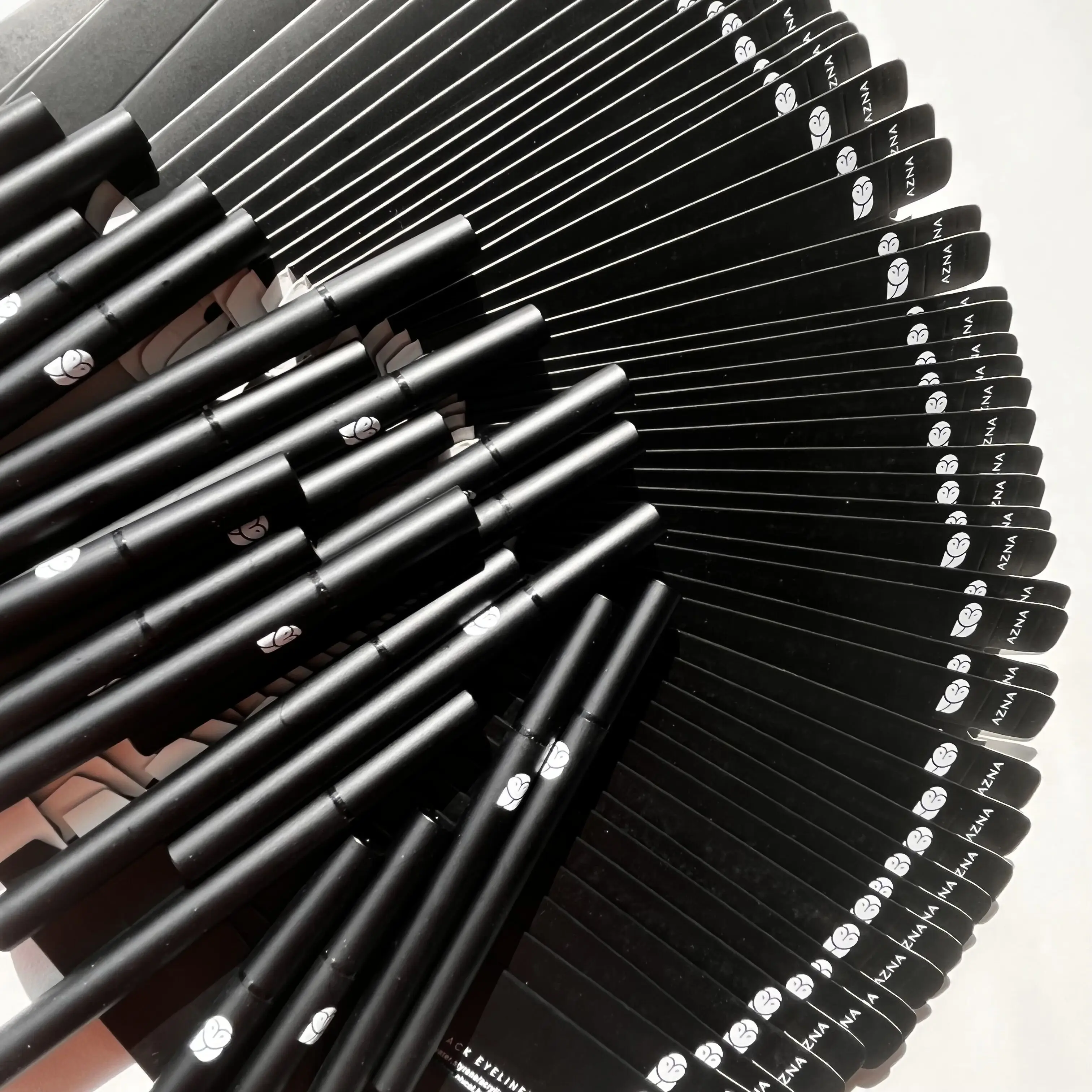 color 2 in 1 eyeliner glue magnetic eyeliner glue pens for strip eyelashes adhesive eyeliners custom logos and packaging