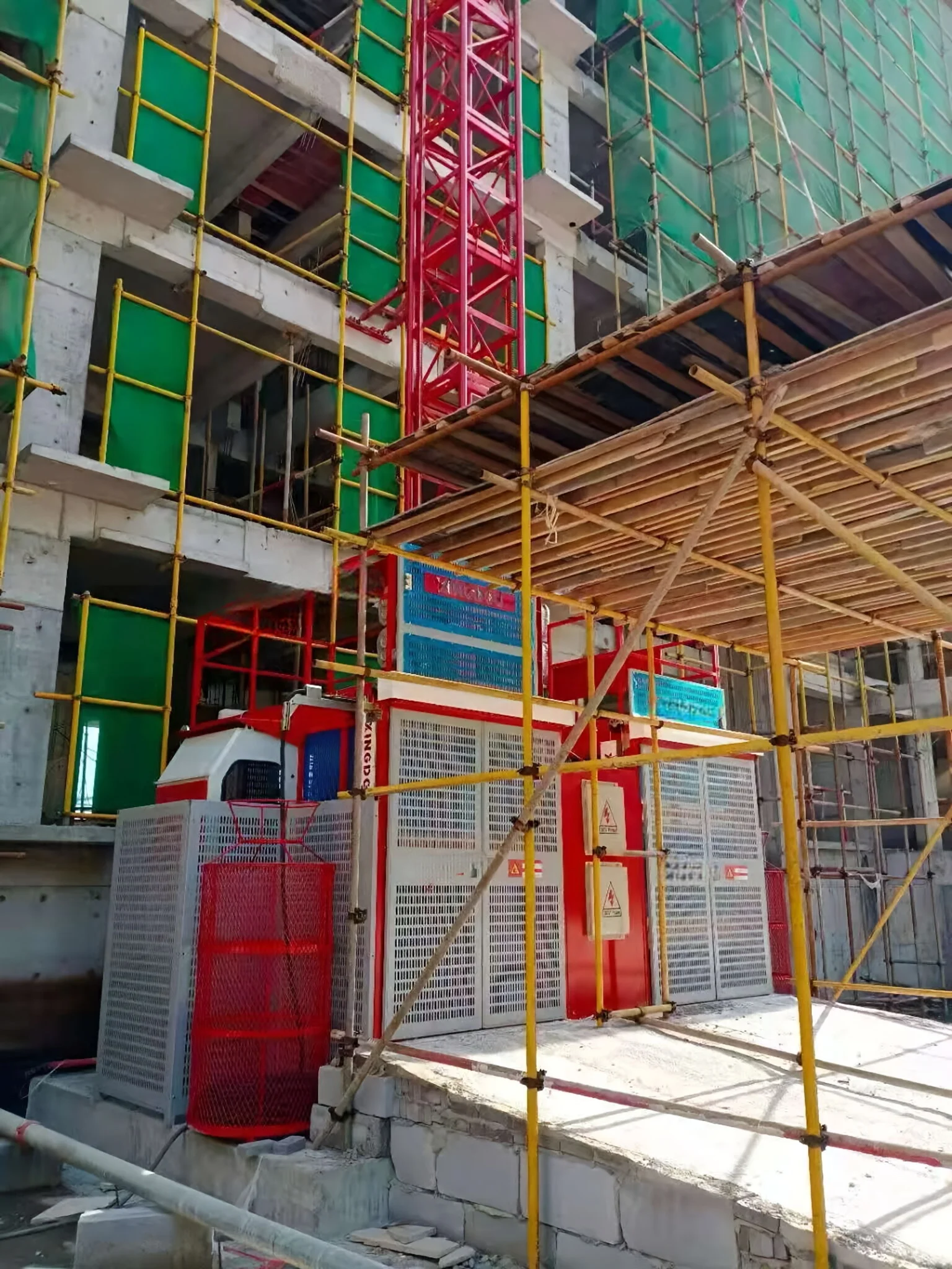 SC200 Electric Construction Elevator Lift New Condition Core Components Motor Gear Used Construction Hoist