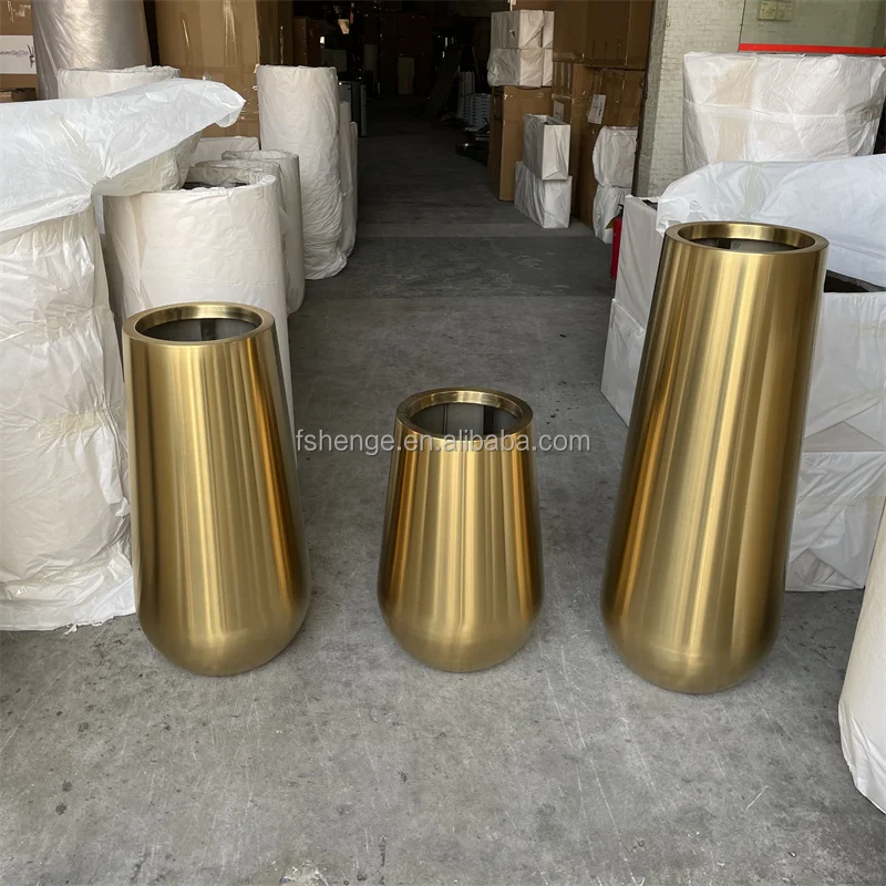 Modern Decorative Handmade Wedding Table Decoration Luxury Metal Vase / Flower Vase