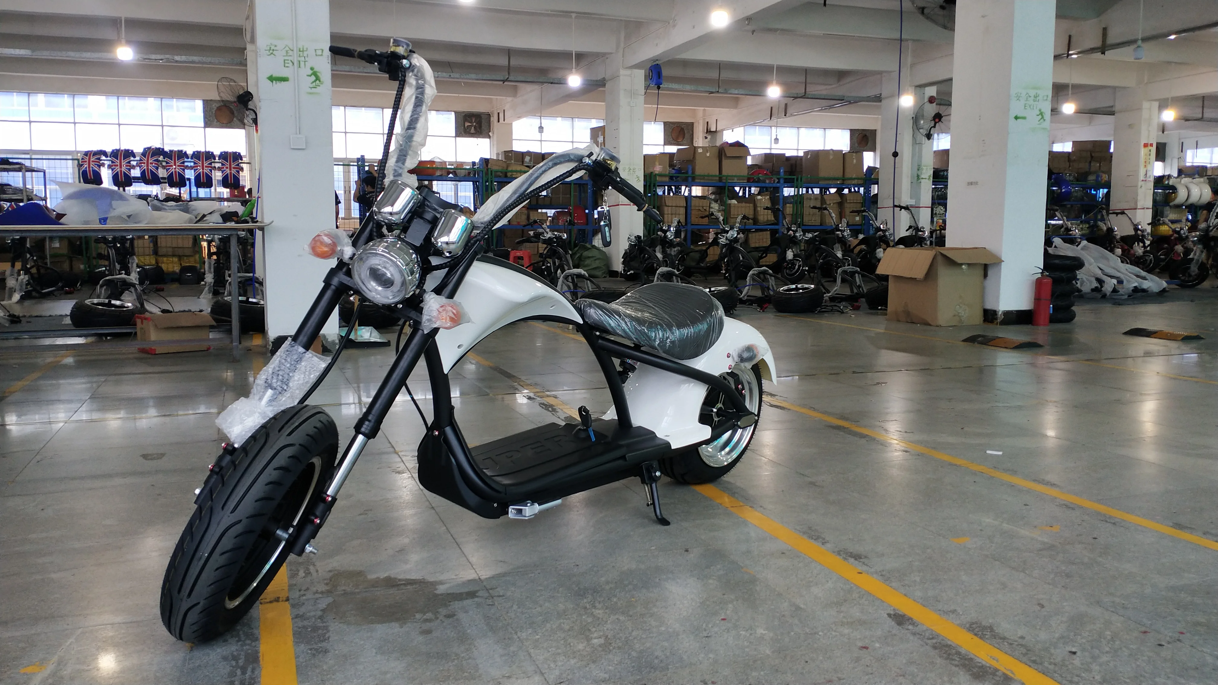 High performance customized European warehouse chopper electric scooter citycoco 2000w