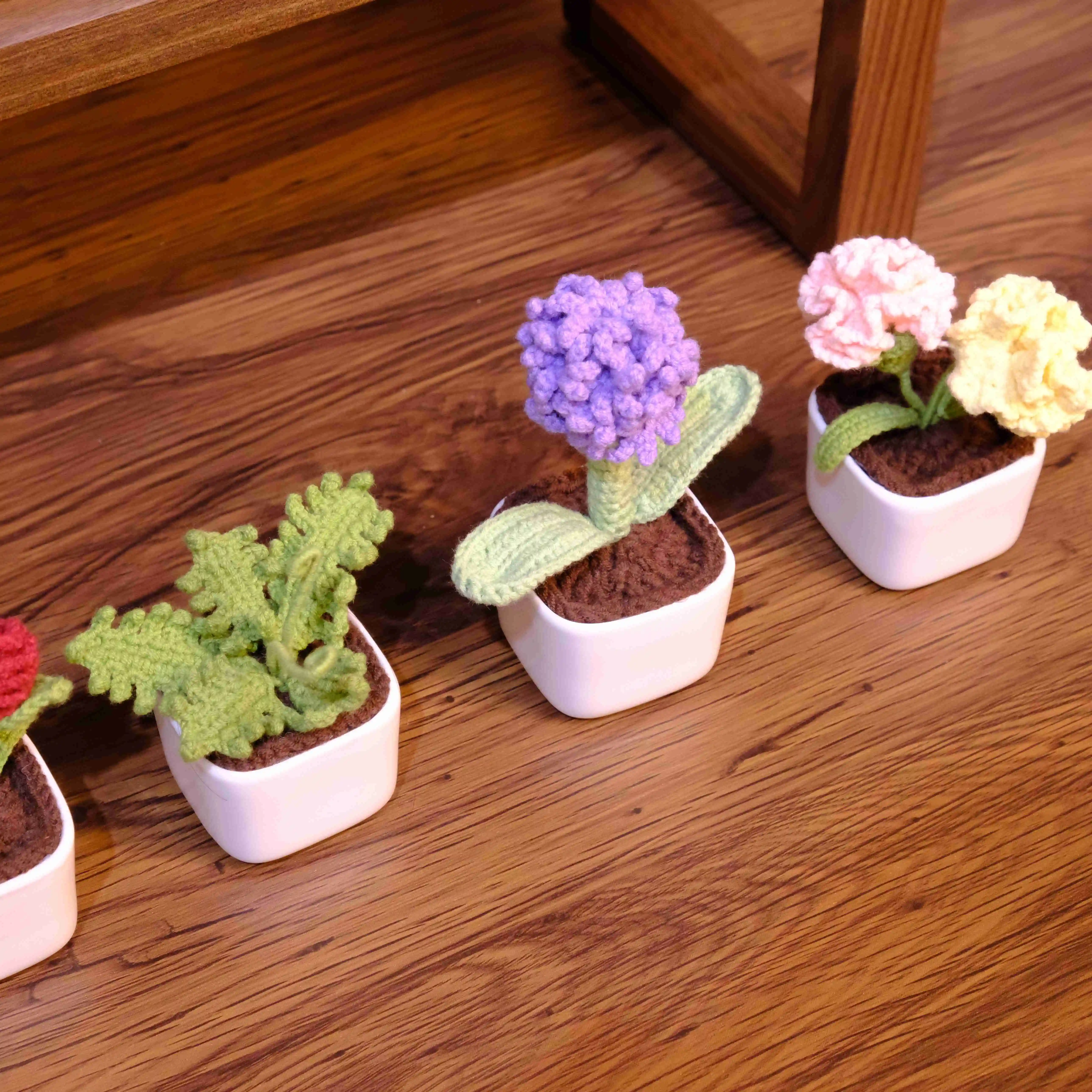 Supplier Home Decor Handmade Mini Simulation Flowers Potted Plants Wool Crochet Finished