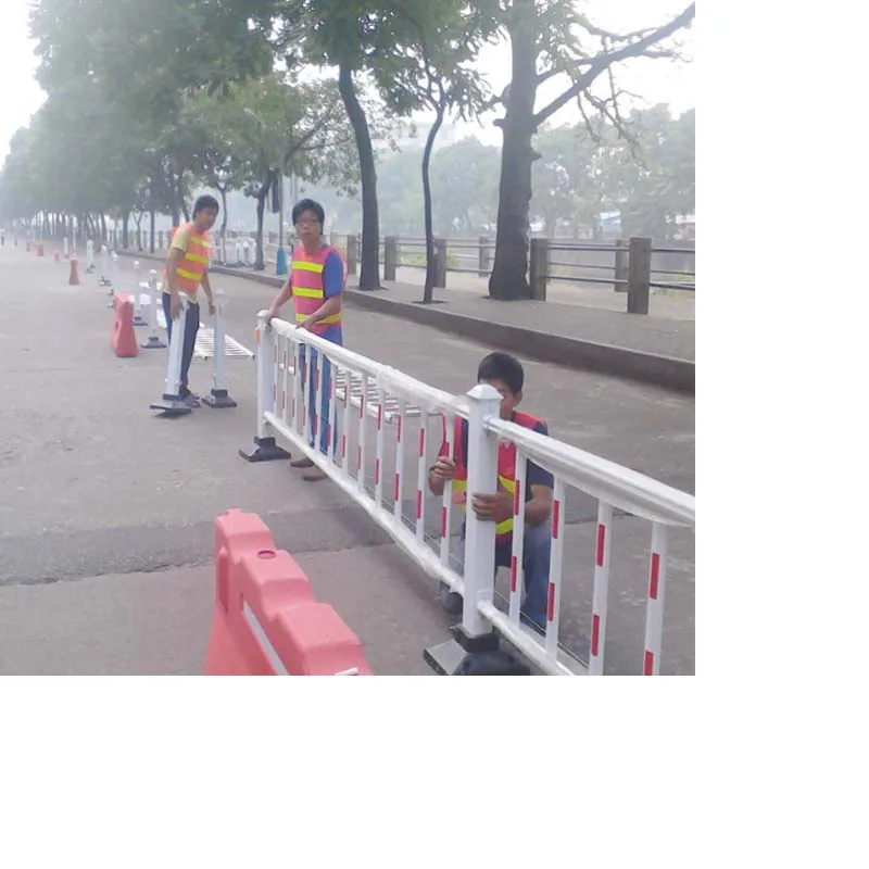 Customized Traffic Safety Barrier Facilities Anti-Collision Road Barricade Fence Traffic Crowd Control Barrier With Flat Feet