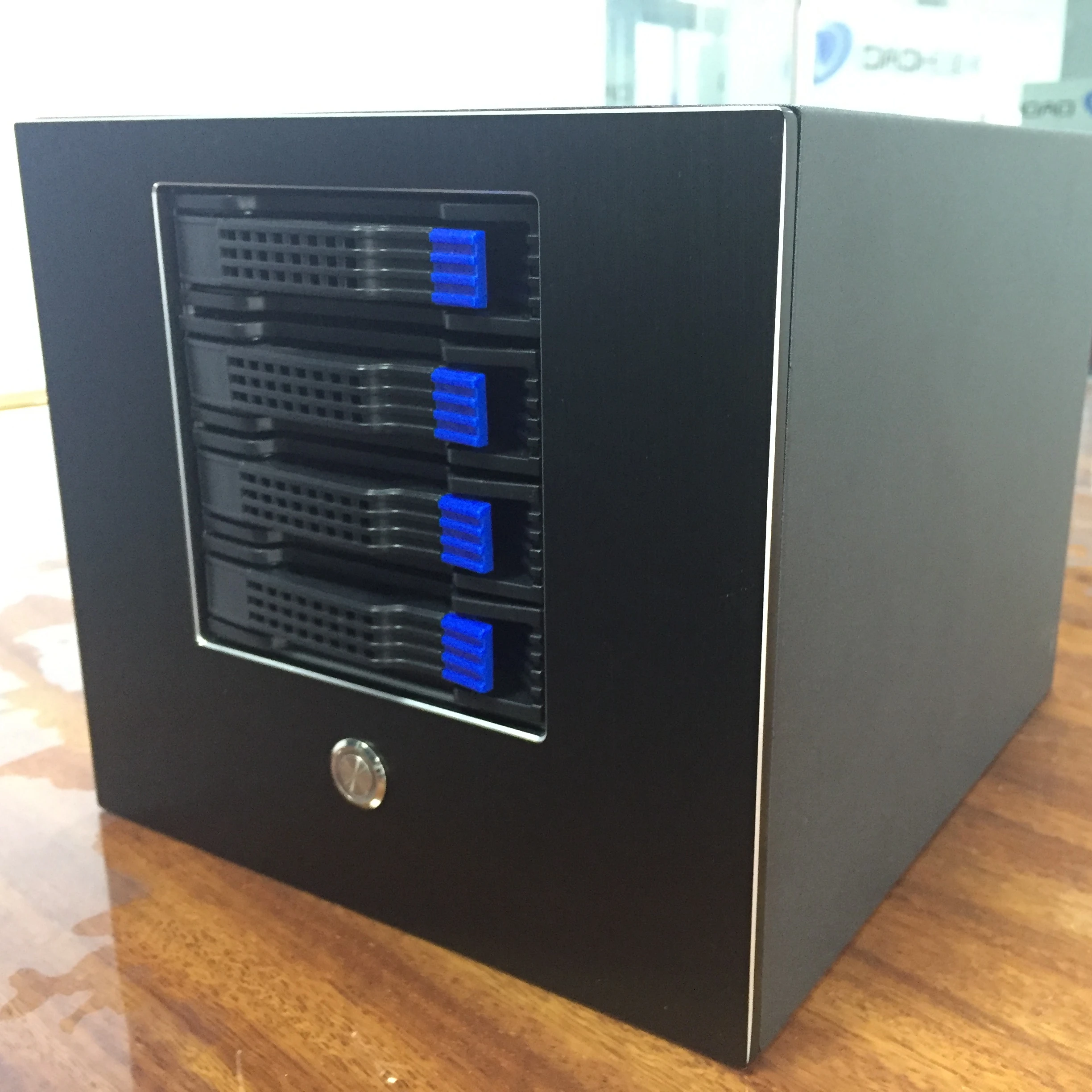4 bays case  mini tower  hotswap server case storage case and desktop nas