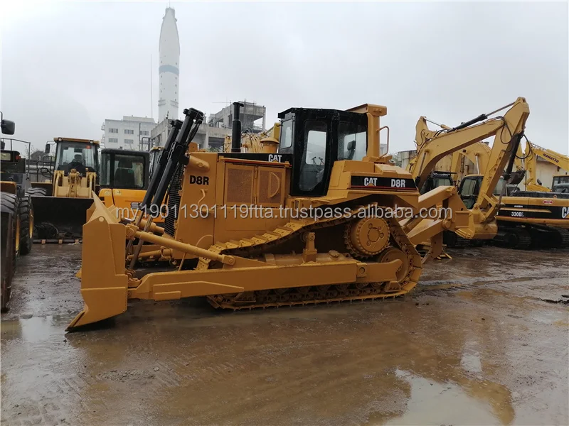 CAT D8R (2).jpg