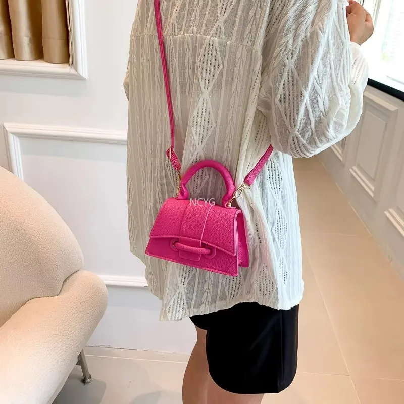 Hot sale cheap Versatile Ins Single Shoulder Crossbody Bag Small Square Bag.