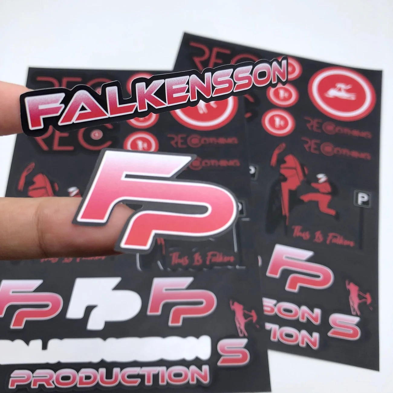 Customized Self Adhesive Anime Stickers Paper Vinyl Logo Printing Kawaii Cute Cartoon Kiss Cut Stickers Sheet