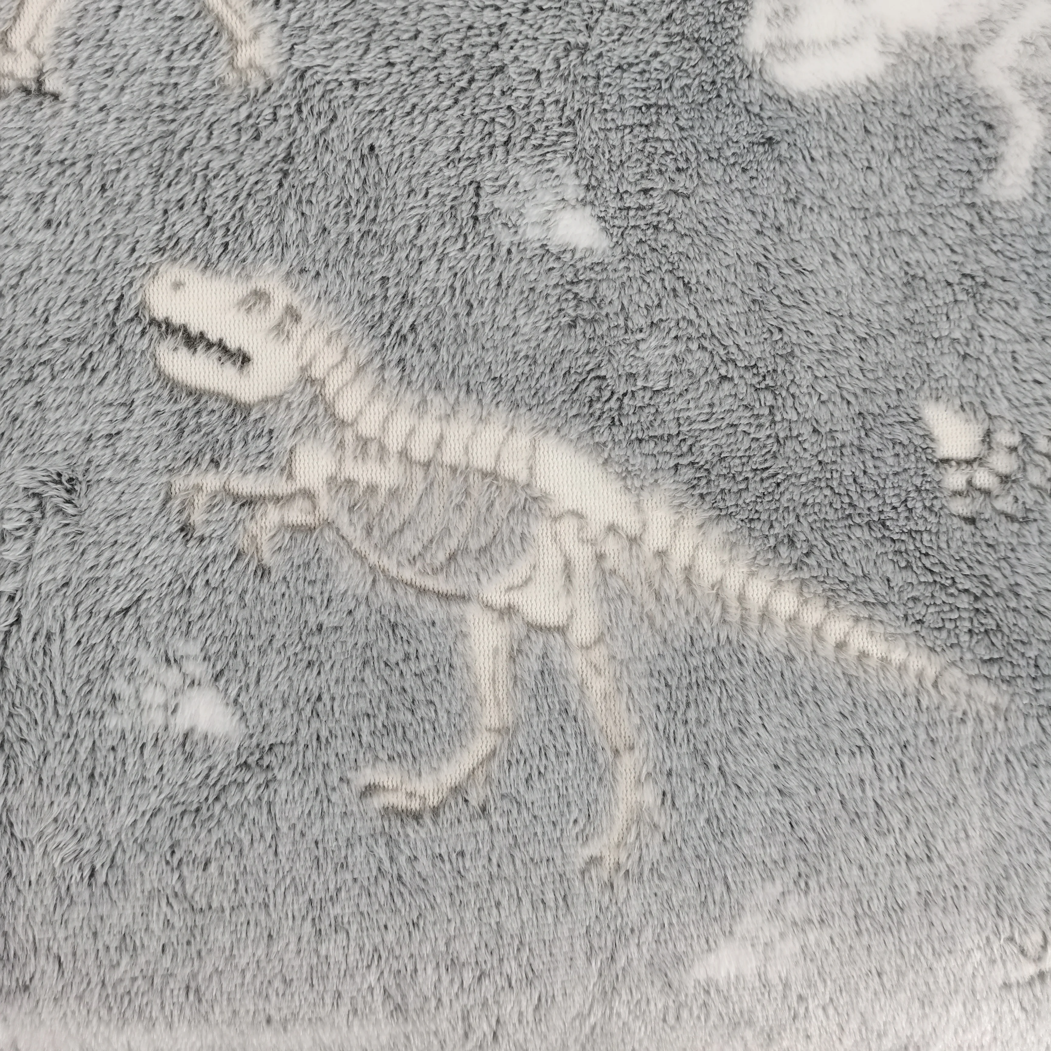 Polyester flannel coral fleece luminous dinosaur design fluorescent baby blanket glow in the dark luxury blanket throw for kids