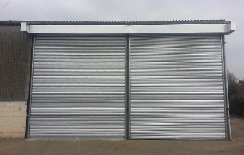 Прочная закатная дверь для входа с завода