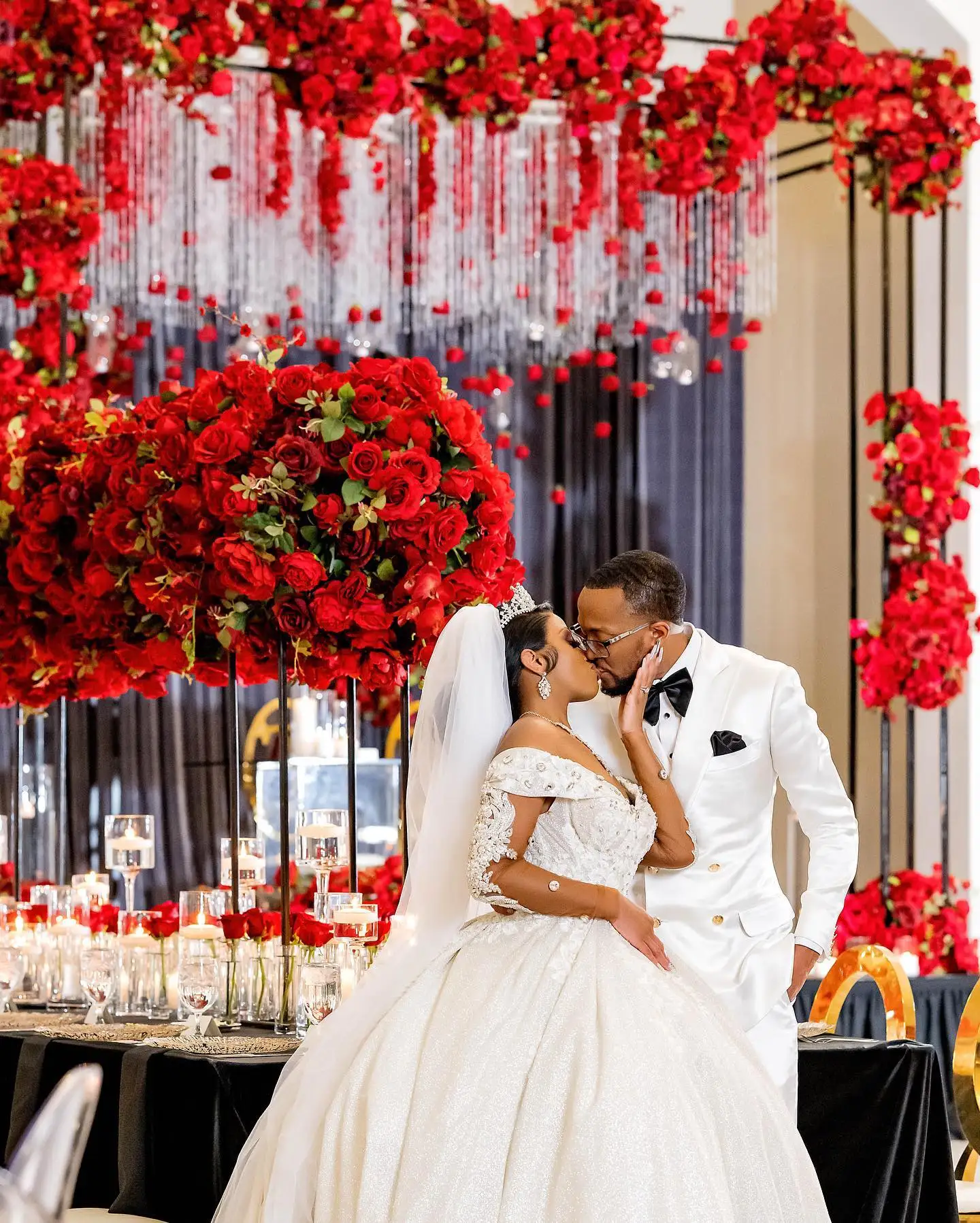 Свадебные платья с длинным рукавом 2025