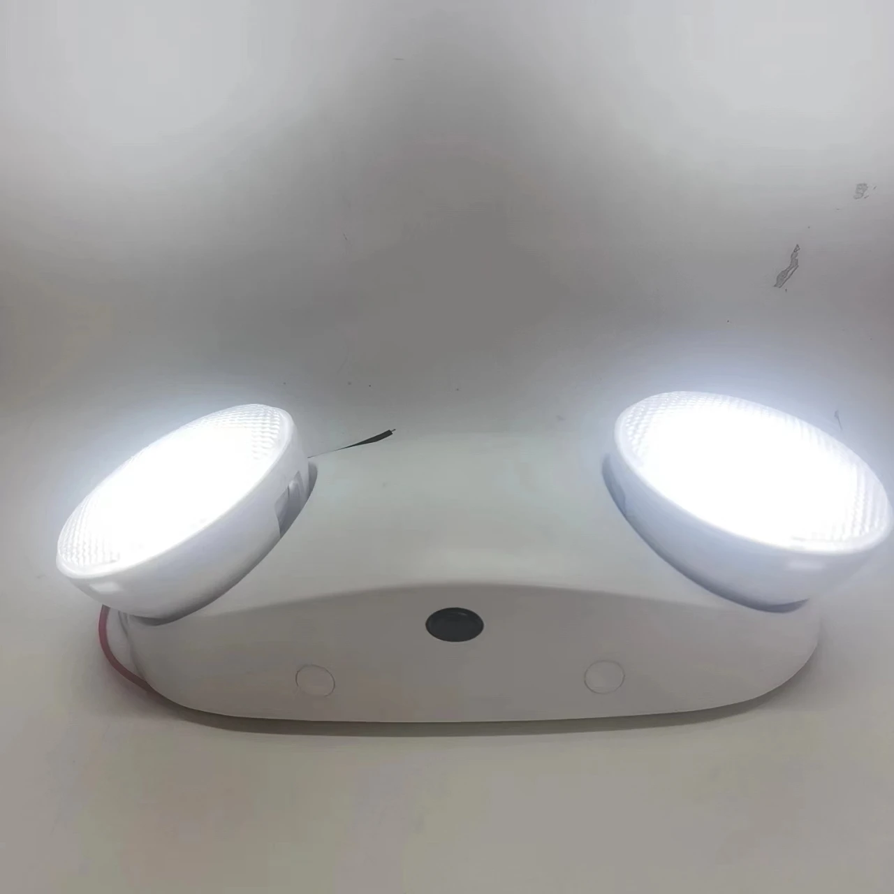 Аварийный выход с двойной головкой