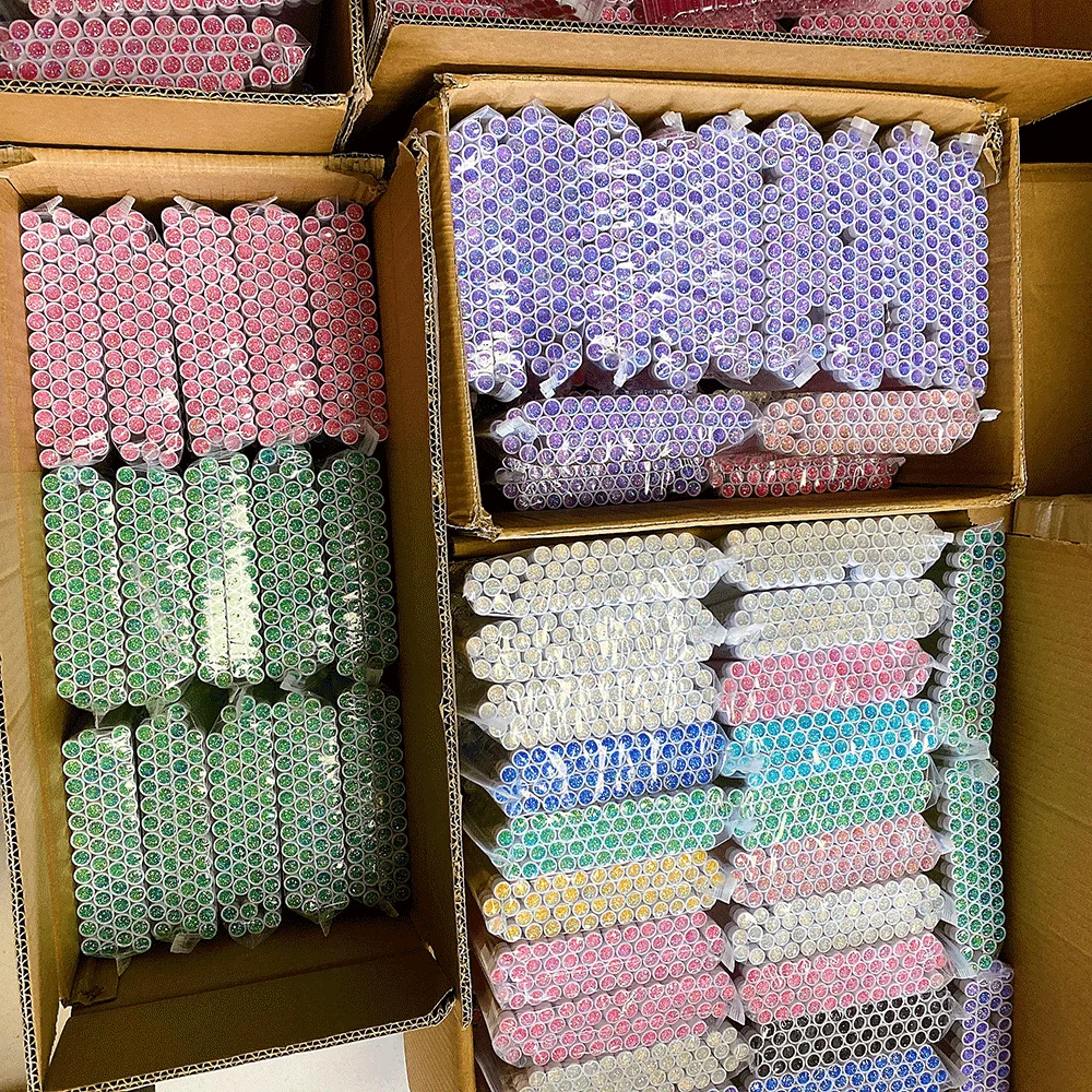 Wholesale Hollow Disposable Eyelash Spoolies Brush Nylon Spiral Bendable Mascara Brushes with tube eyelash makeup wand holder