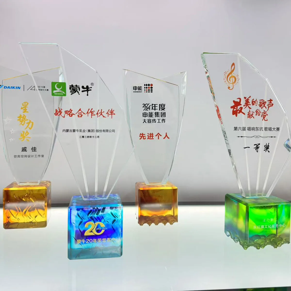 wholesale Custom gift solid metal crystal high grade liuli crystal trophy glass trophy award souvenirs gifts