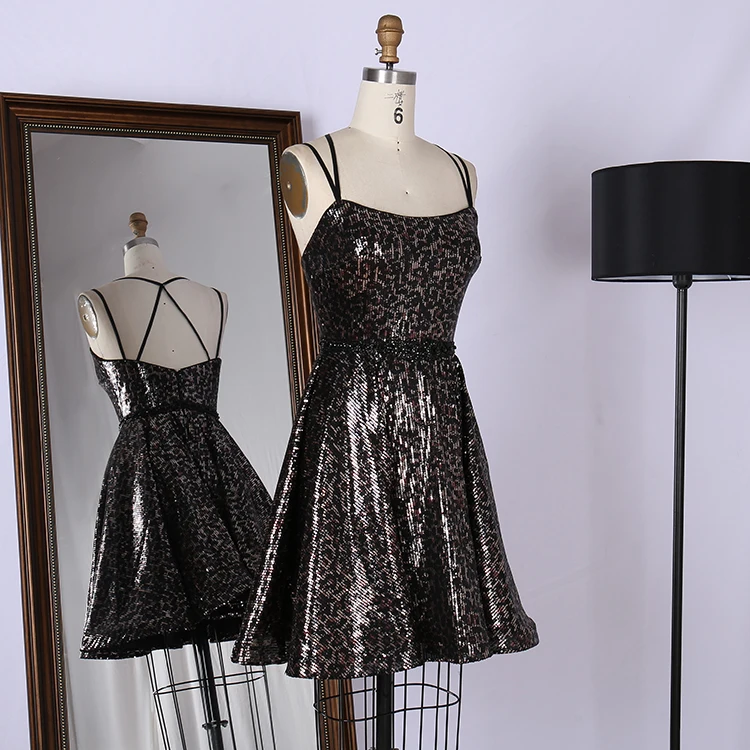 Популярный дизайн платья с воротником-хомутом на тонких бретельках с блестками женское сексуальное короткое платье для выпускного вечера