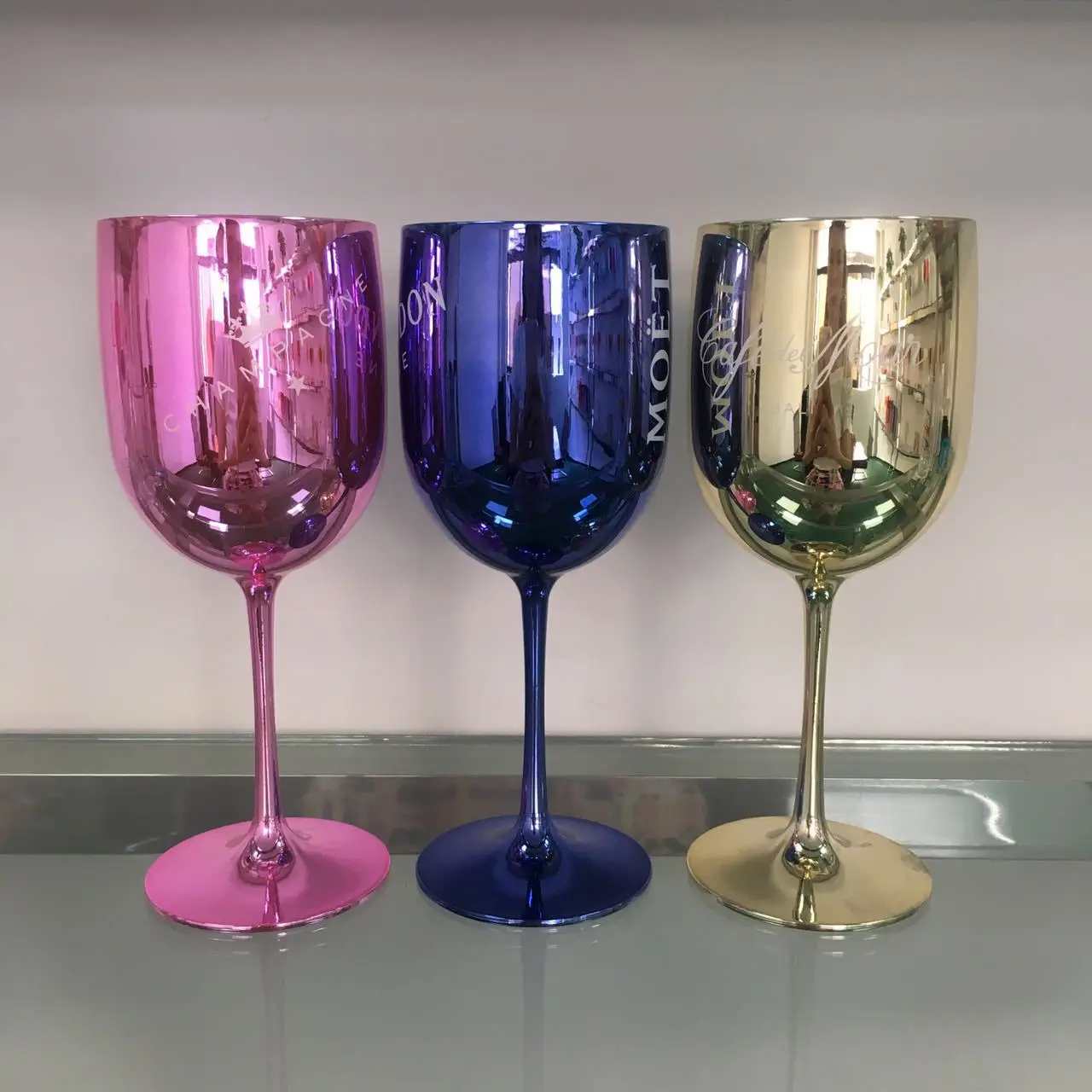 Wholesale Unbreakable colored Glass Cup Goblet Wedding Flutes Acrylic Crystal Glasses Plastic Champagne Flute