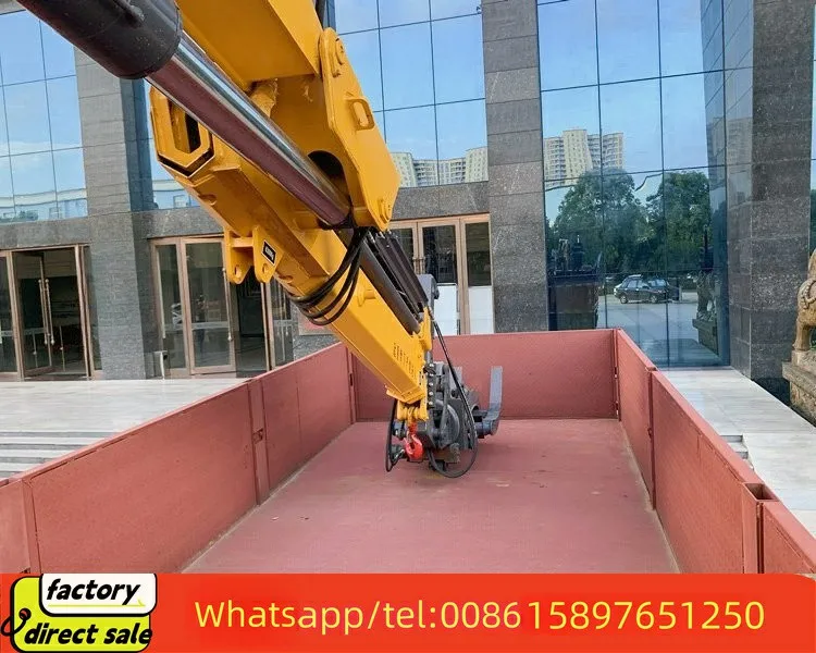 Hot sale Sinotruk HOWO truck mounted grab crane truck mounted brick grabber crane for sale