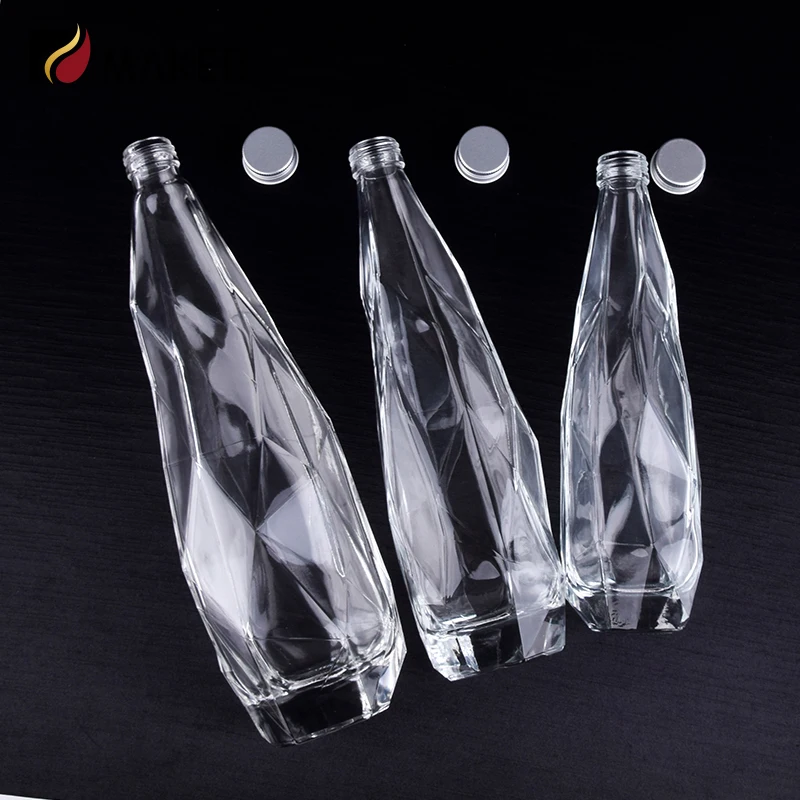 Wholesale manufacturer unique liquor empty transparent 350ml 500ml 25oz 750ml luxurious diamond shape glass wine water bottle
