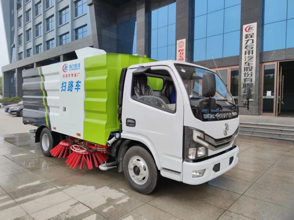 Dongfeng RHD Truck Mounted Sweepers With Water Sprinklers