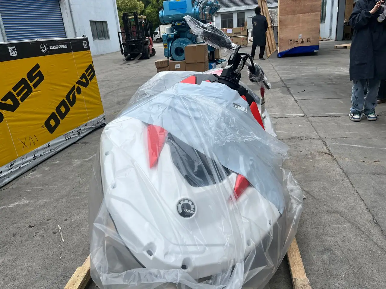 Brand New BRP Spark Trixx Sea-Doo Motor Boat Engine Good Price on Bombardier Trixx Motor Boat