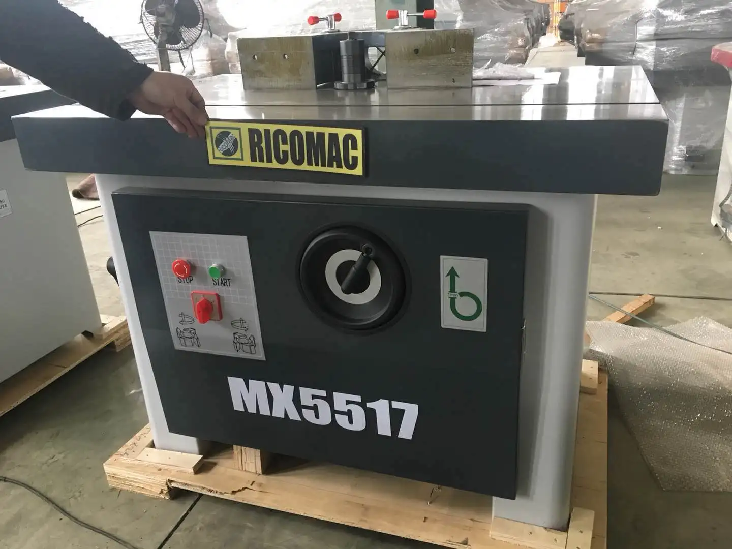 MX5517 Table sliding vertical wood shaper