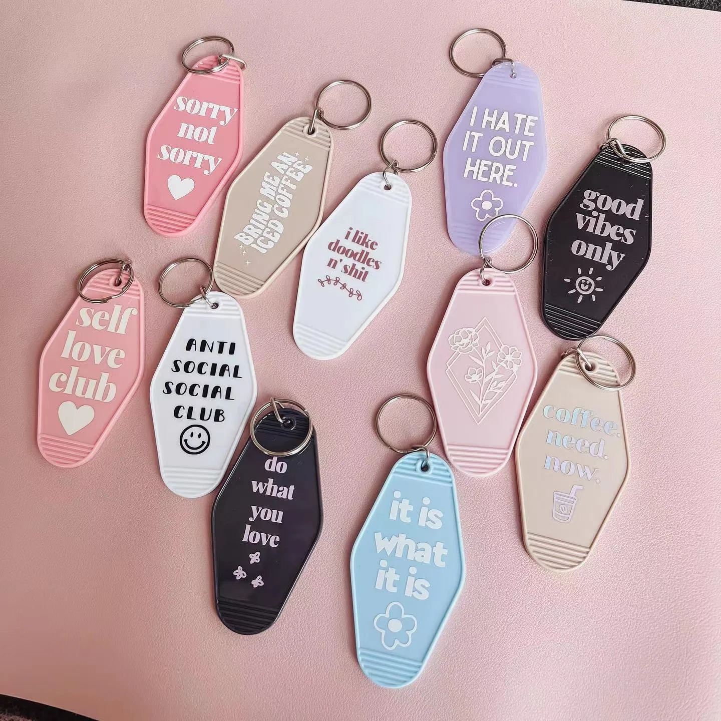 Рекламный пластиковый винтажный брелок с логотипом на заказ