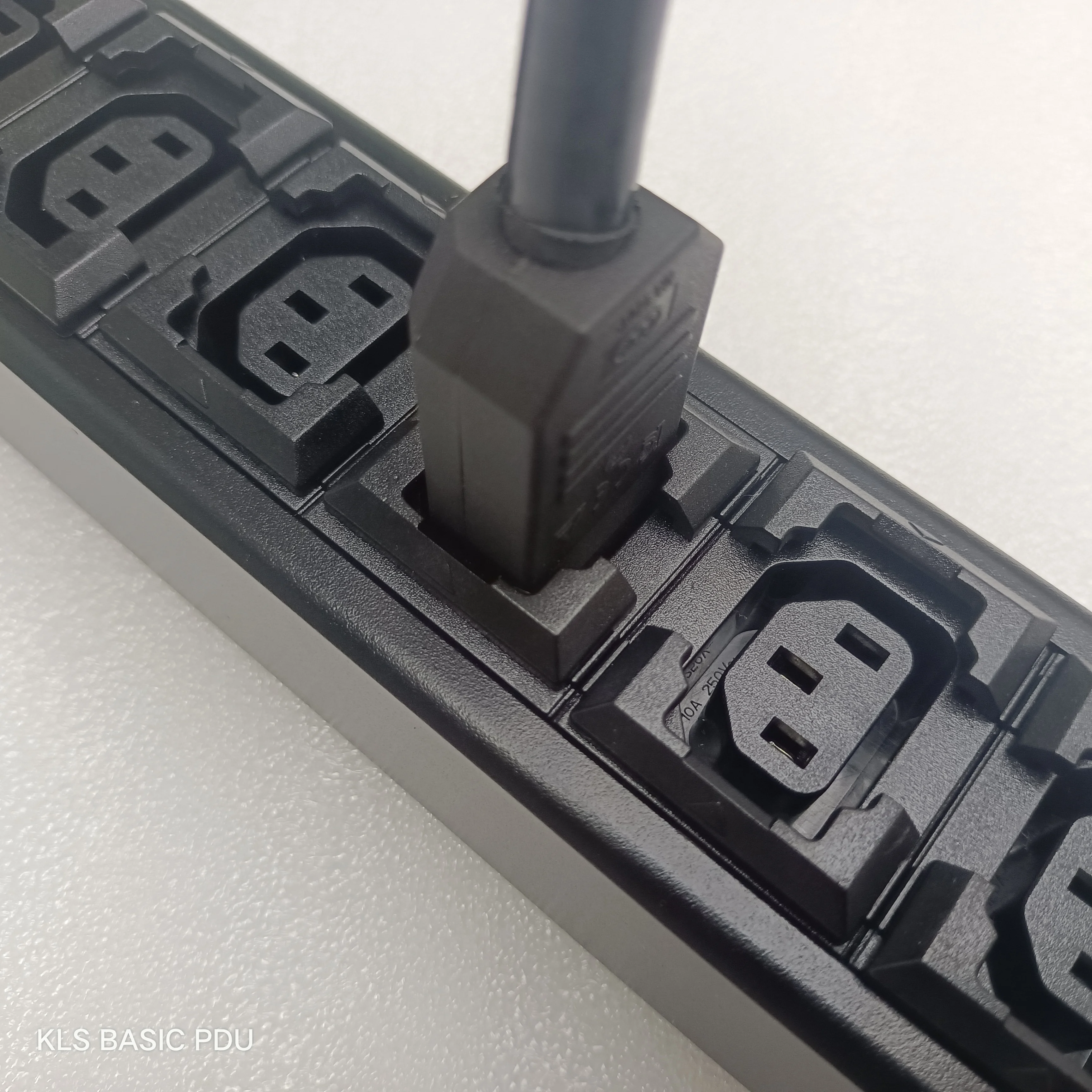 Rack Mount Pdu 16a 240v 8way Socket 8 Bits 16a 250v Pdu 1phase Rack Mount 8way Pdu Iec C13 Socket