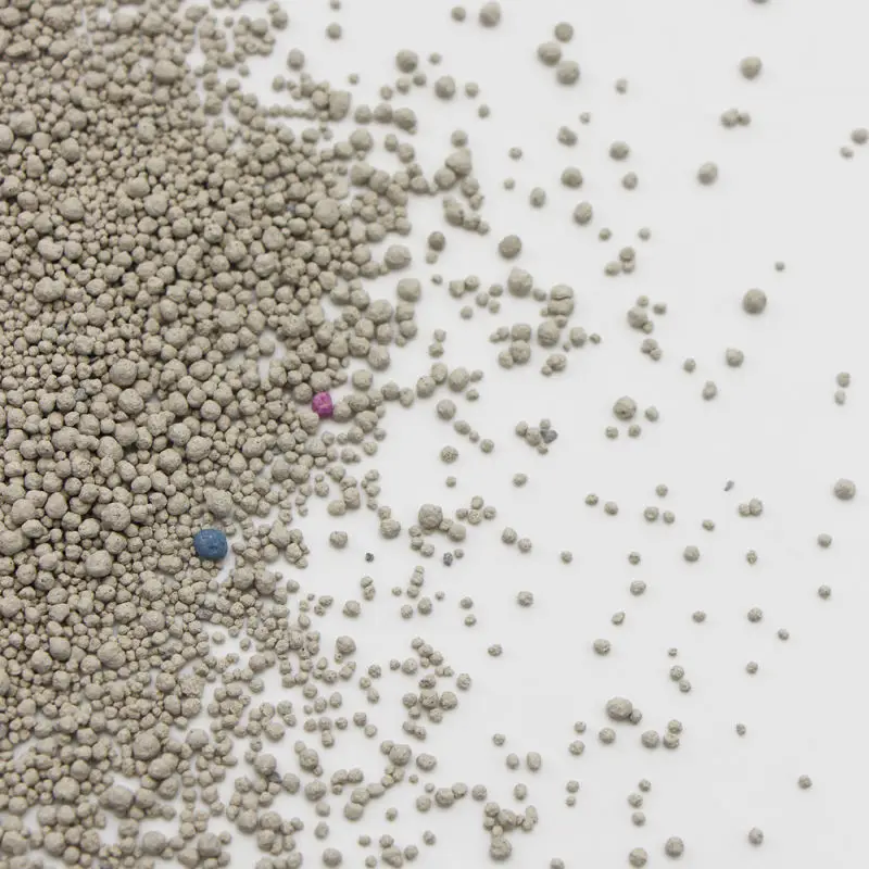 Emily Pets Easy Clean Eco-Friendly Pet Cleaning Scented Clumping Cat Toilet Bentonite Sanitary Sand