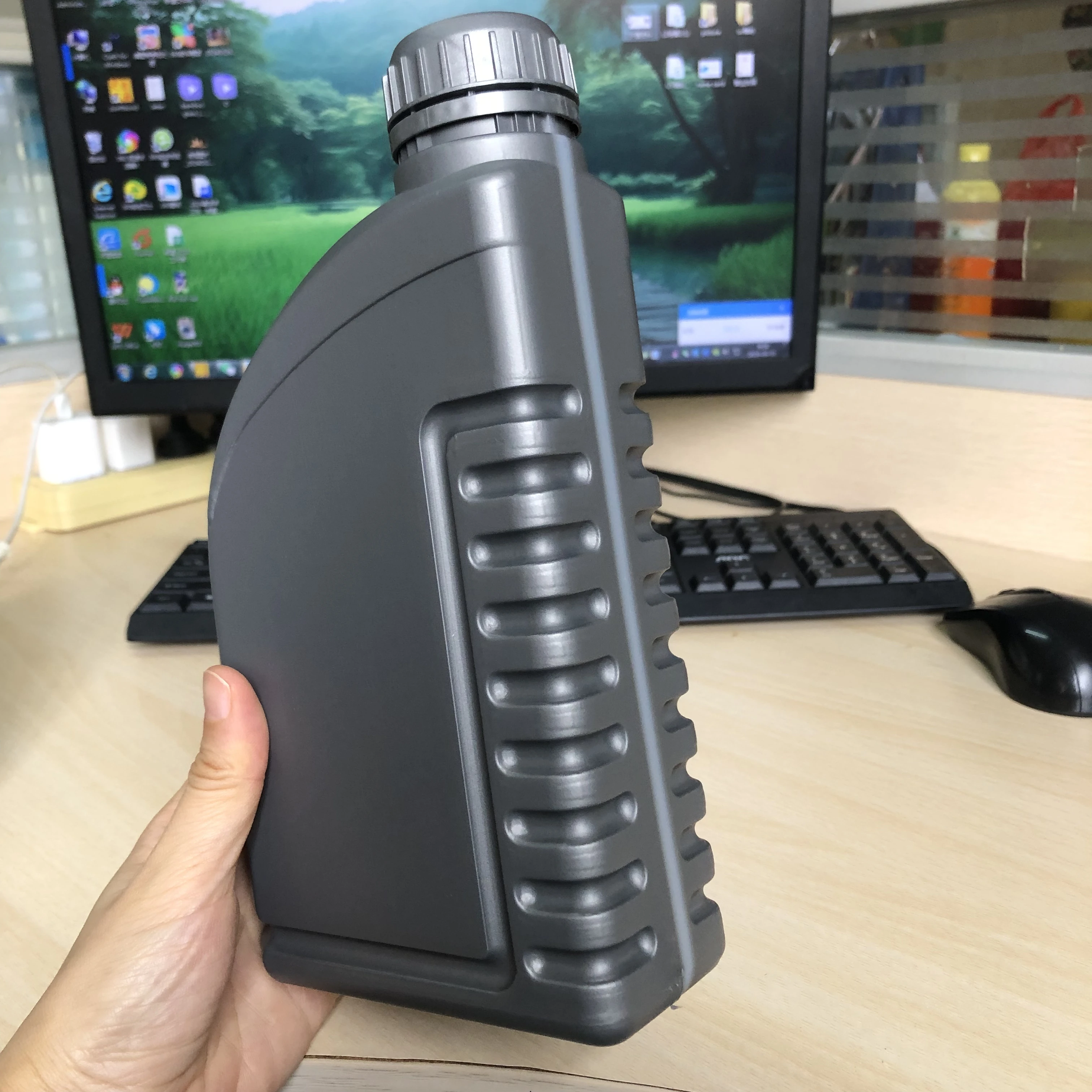 Factory Supply Directly Automotive Car Motor Engine Oil 1 liter HDPE bottle