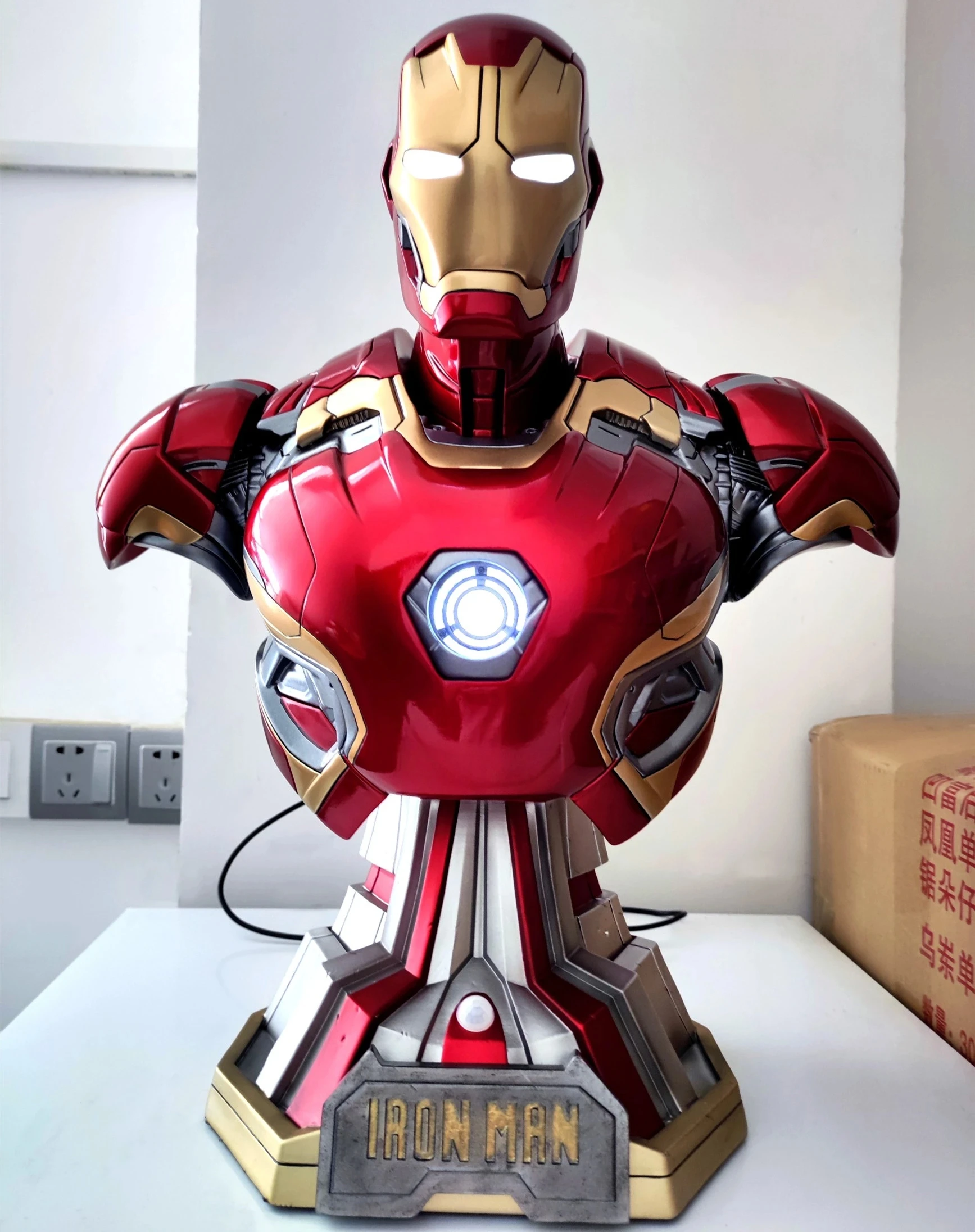 45CM Marvel Super hero Iron man MK45 1/2 Head bust Portrait With LED Light Action Figure Mark 45 GK statue Collectible Model toy
